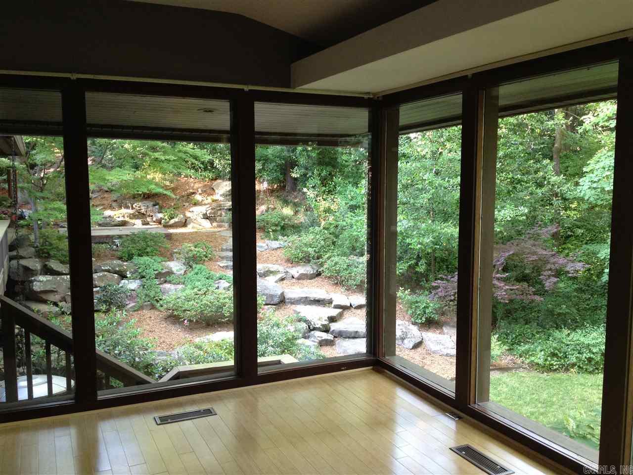 EAST PALISADES - Residential