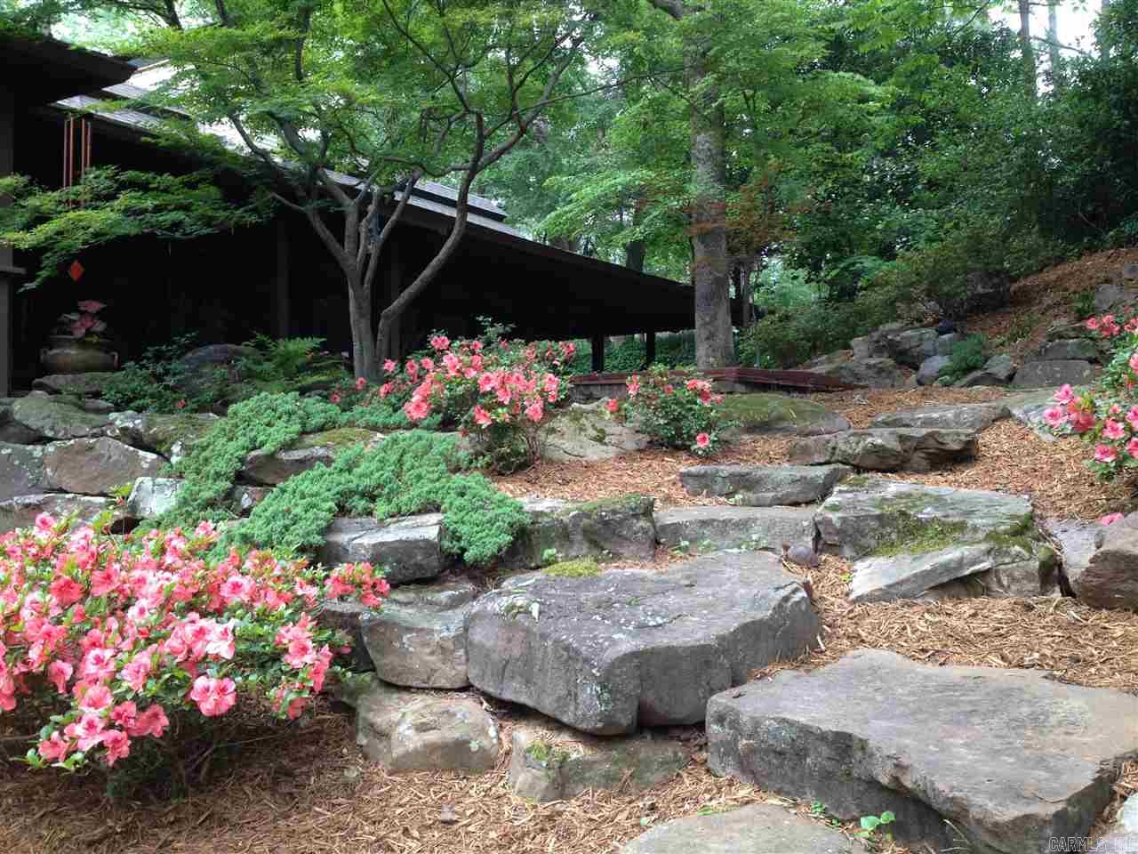 EAST PALISADES - Residential