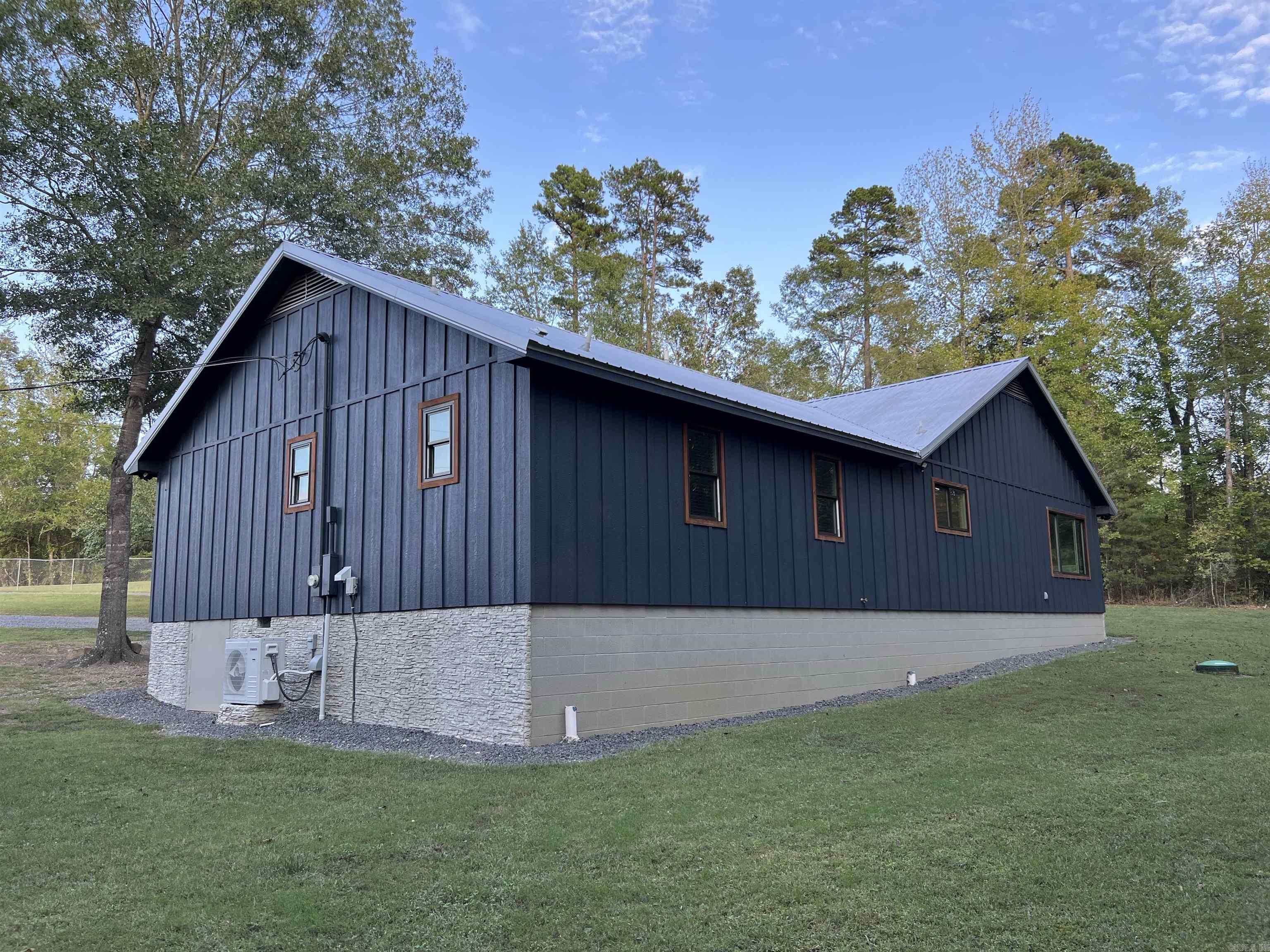 Metes & Bounds - Commercial Sale