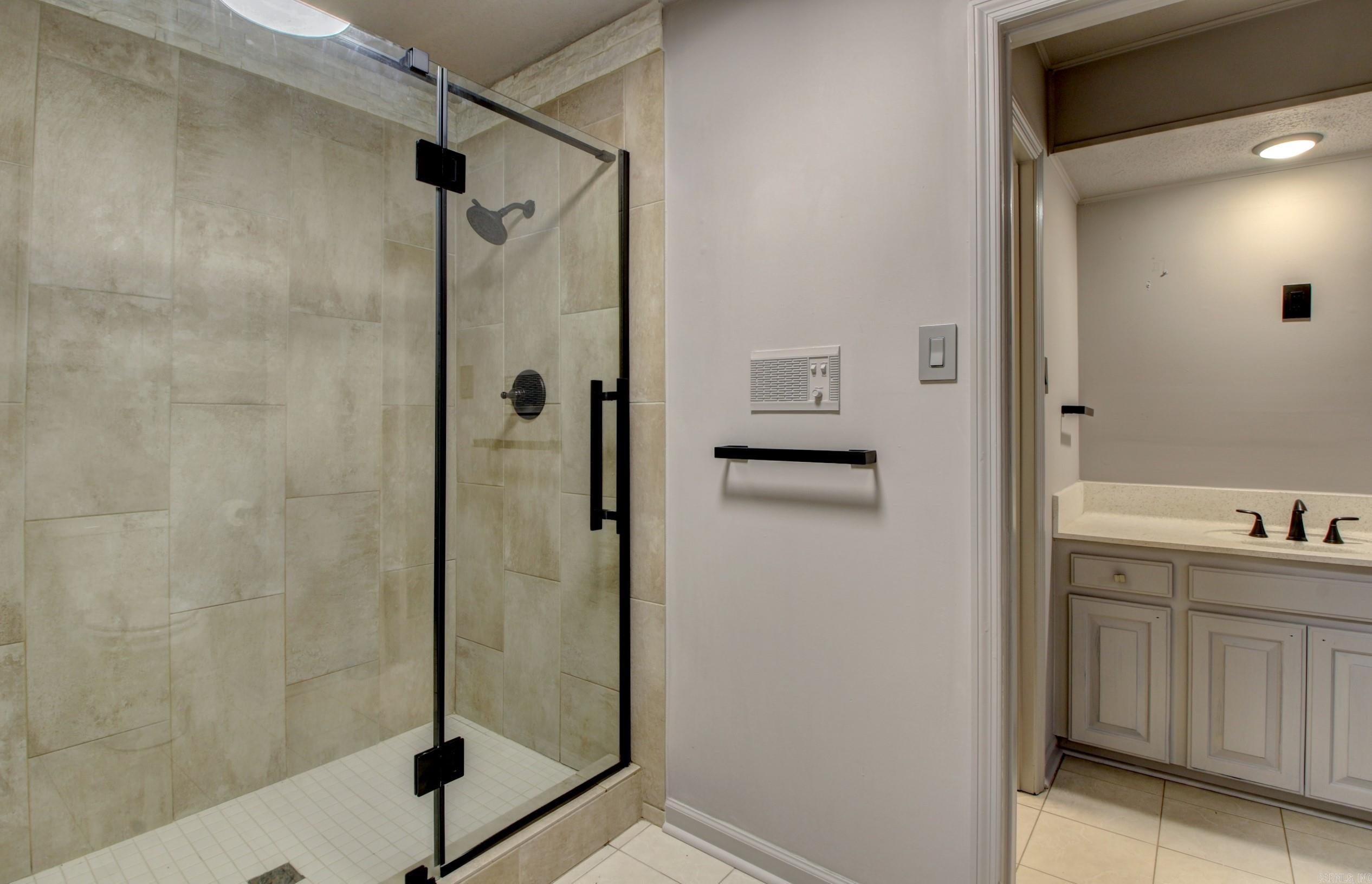 MAUMELLE CLUB MANOR TO CRYSTAL - Residential