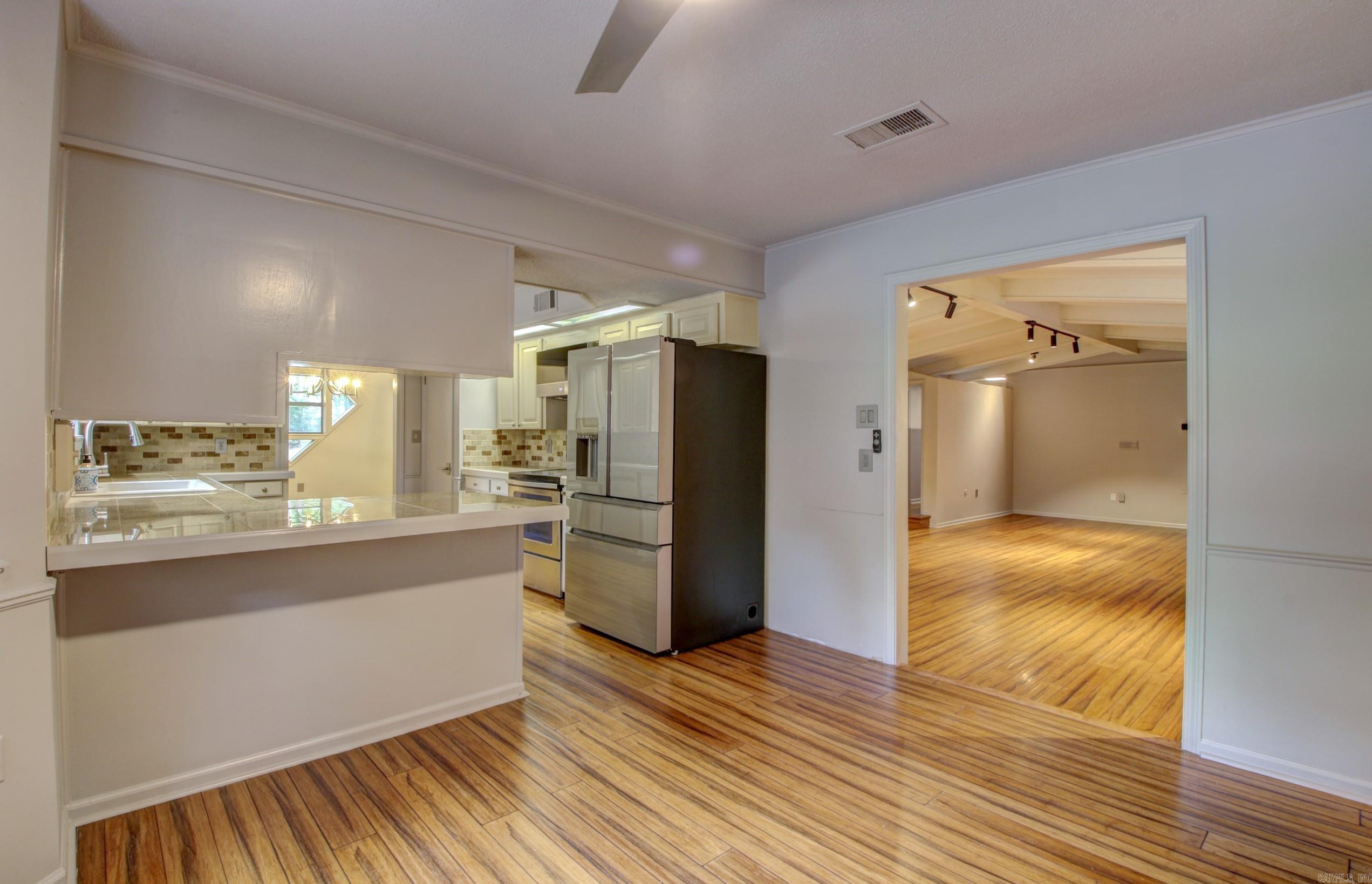 MAUMELLE CLUB MANOR TO CRYSTAL - Residential