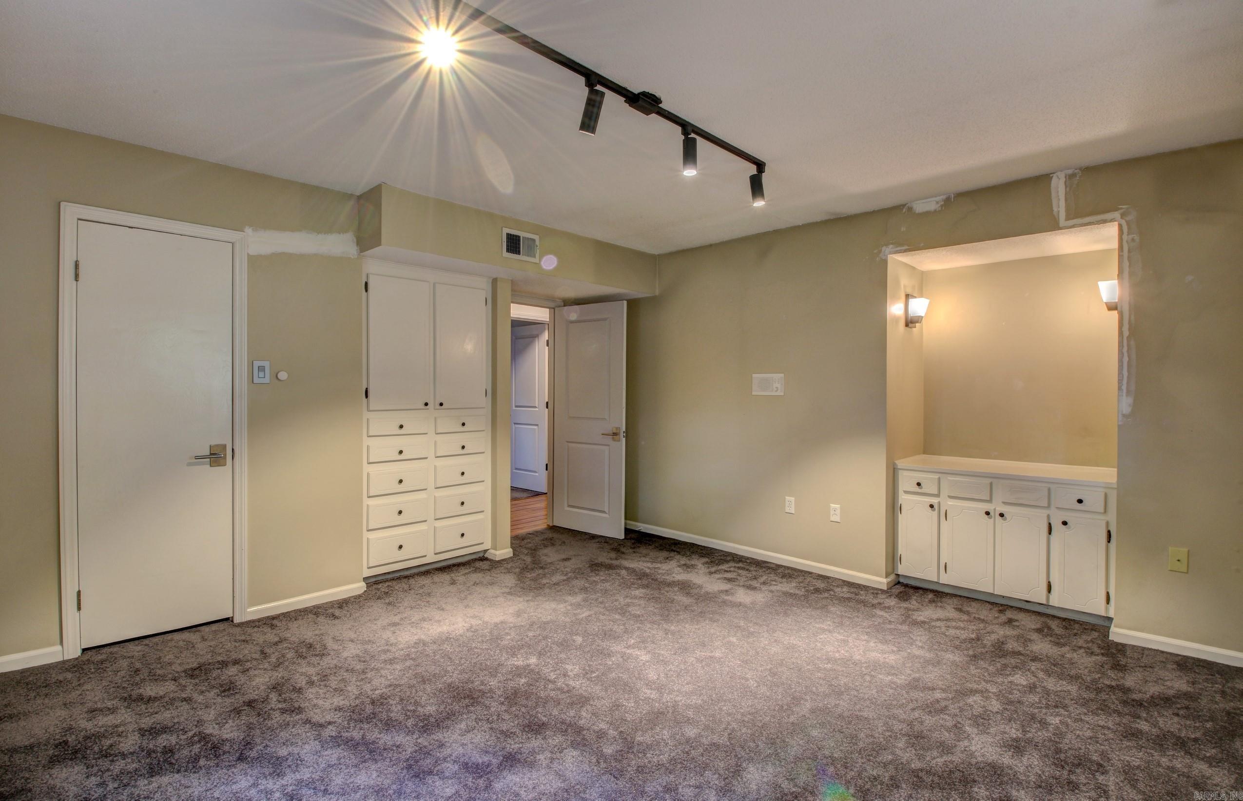 MAUMELLE CLUB MANOR TO CRYSTAL - Residential