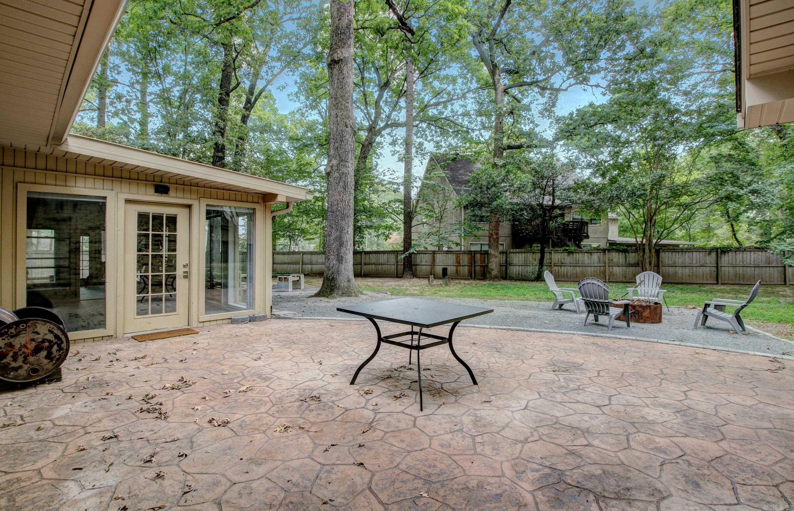 MAUMELLE CLUB MANOR TO CRYSTAL - Residential