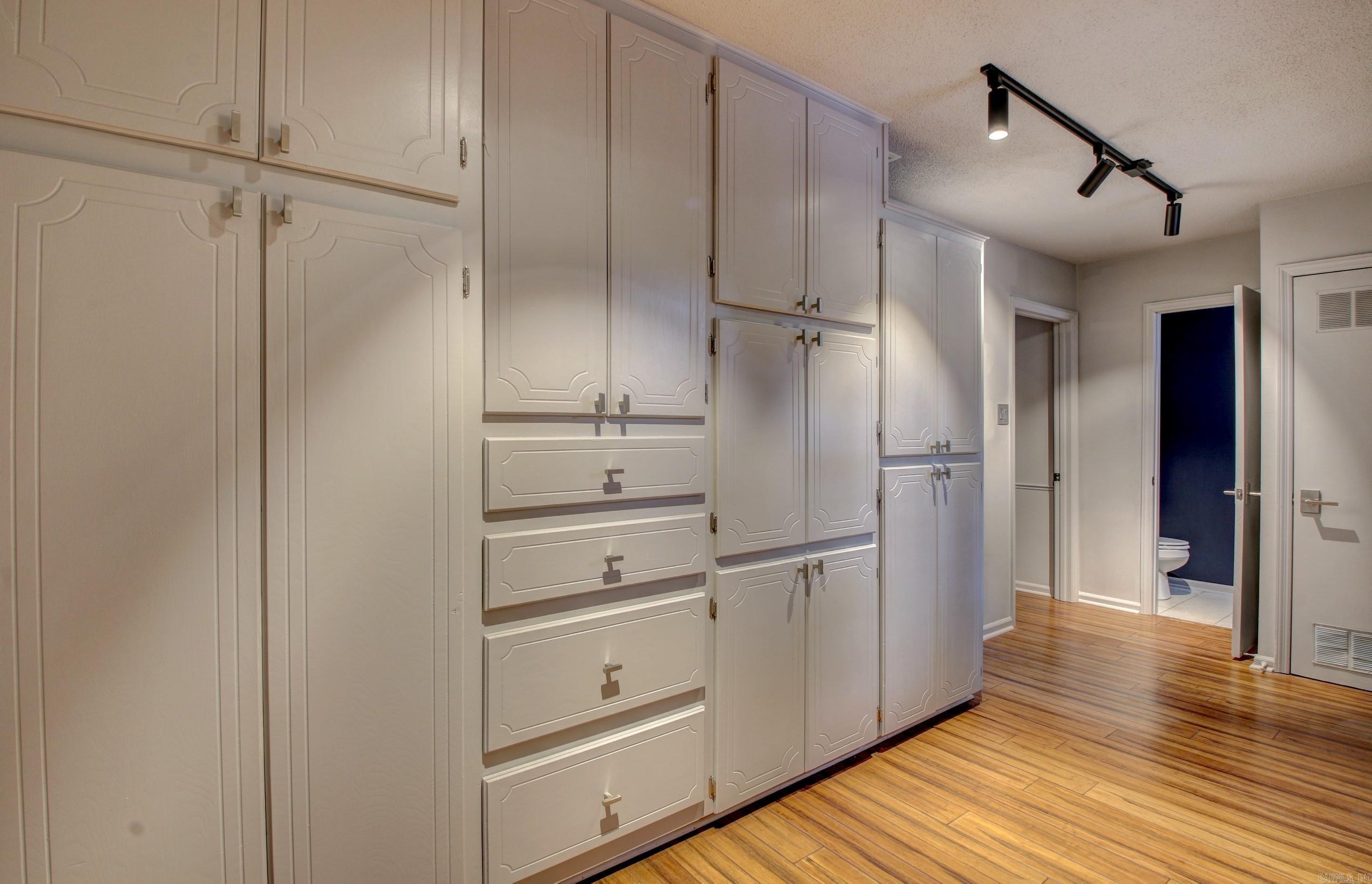 MAUMELLE CLUB MANOR TO CRYSTAL - Residential