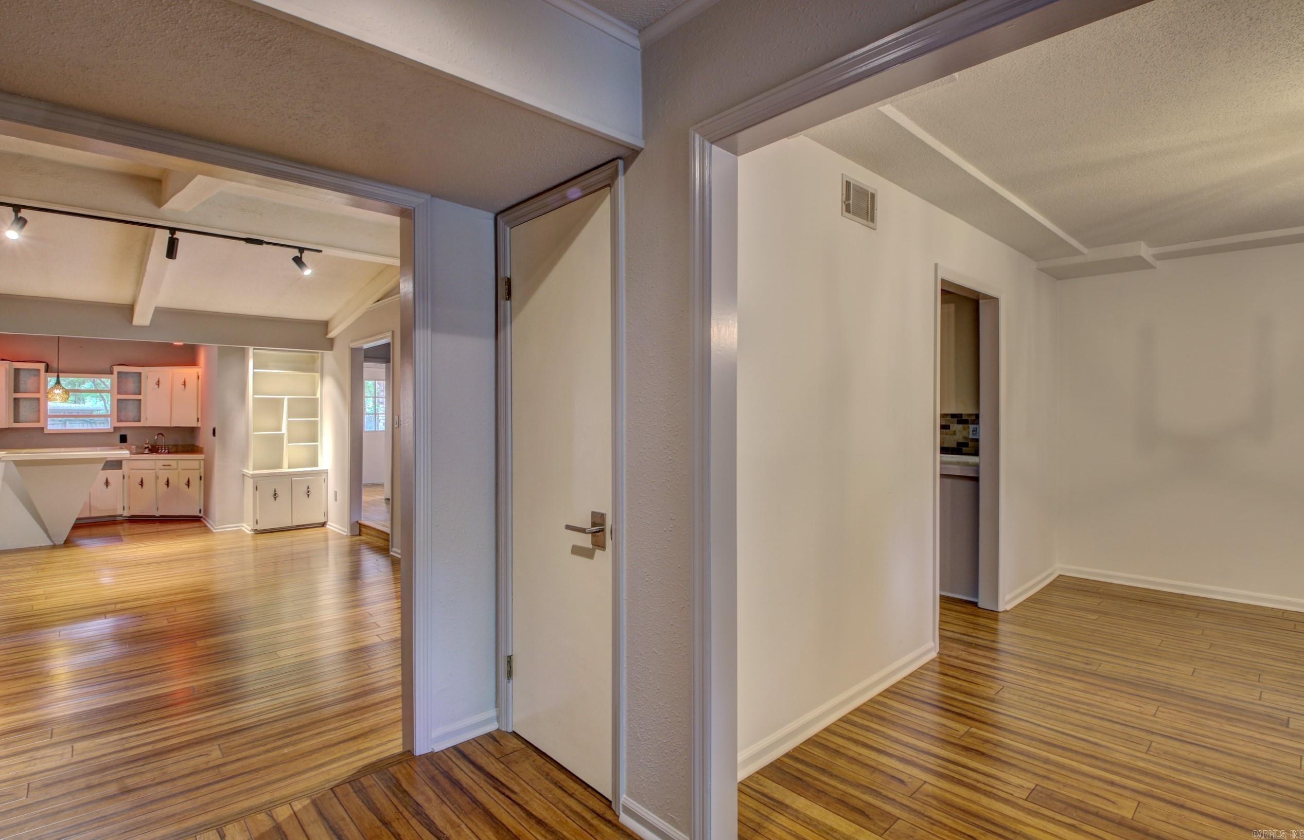 MAUMELLE CLUB MANOR TO CRYSTAL - Residential