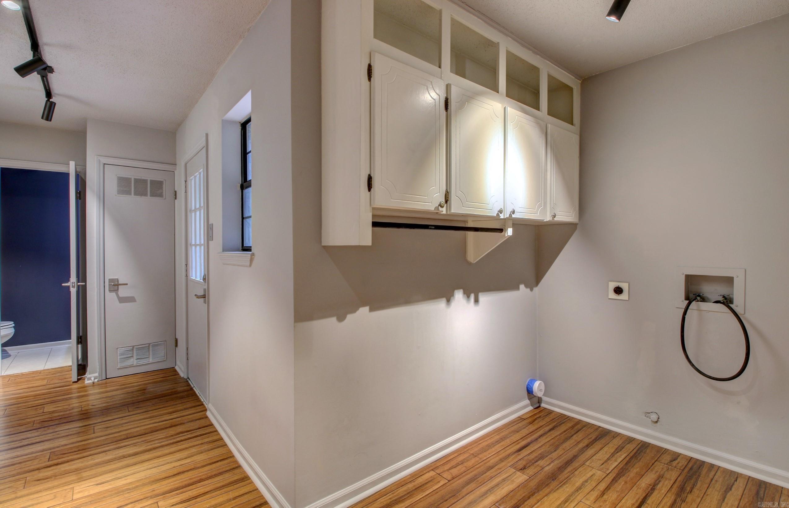 MAUMELLE CLUB MANOR TO CRYSTAL - Residential