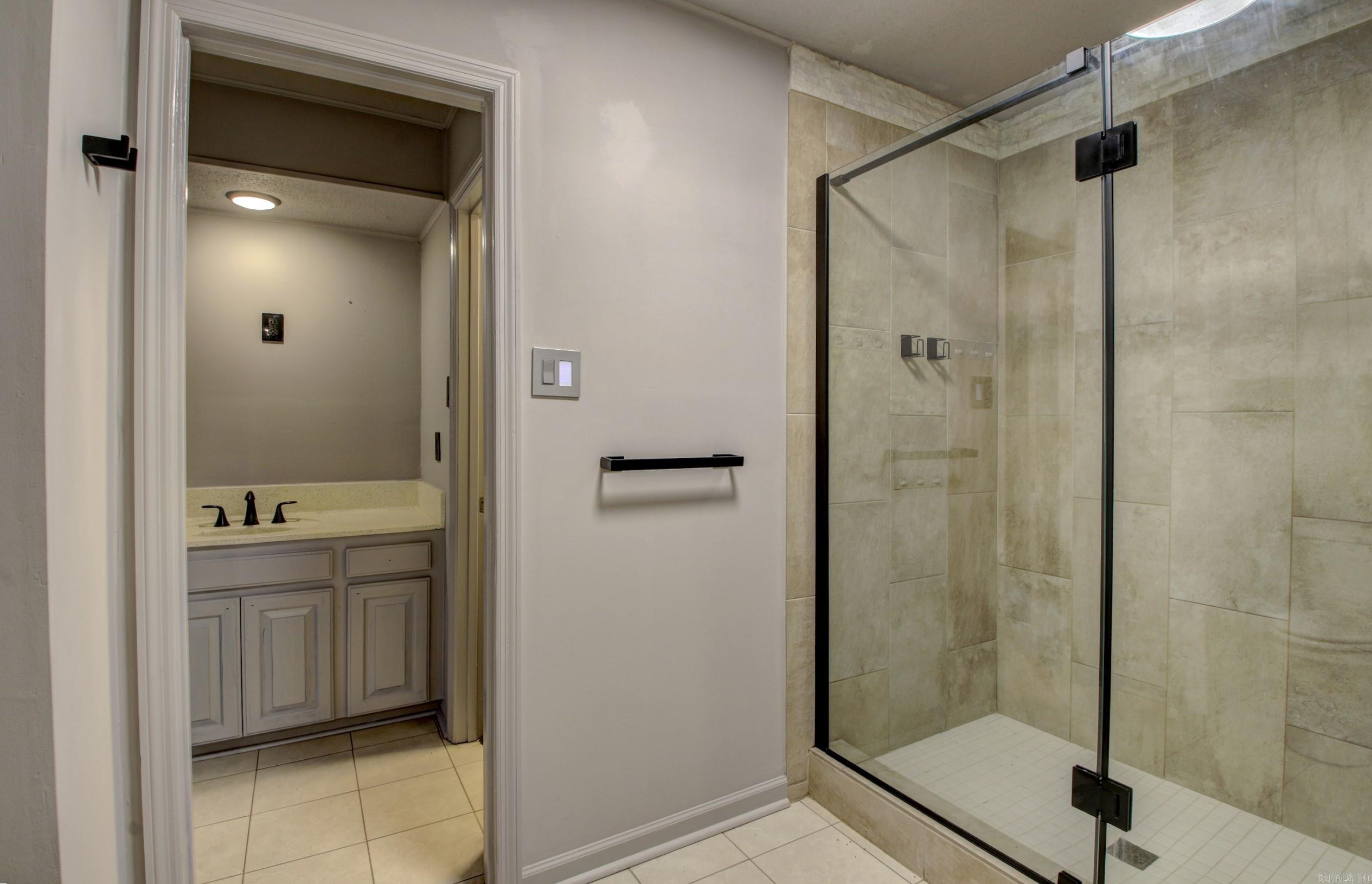 MAUMELLE CLUB MANOR TO CRYSTAL - Residential