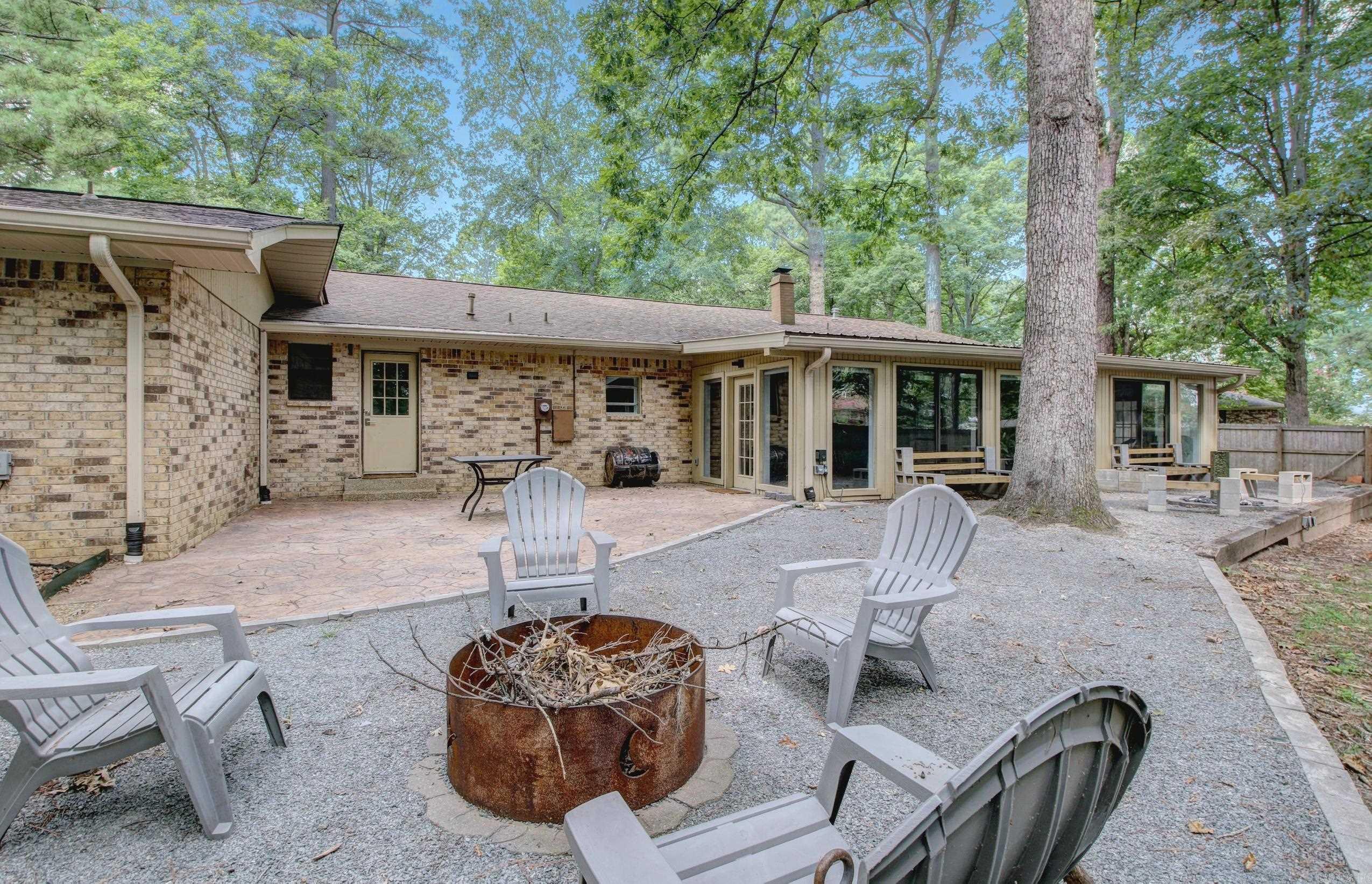 MAUMELLE CLUB MANOR TO CRYSTAL - Residential