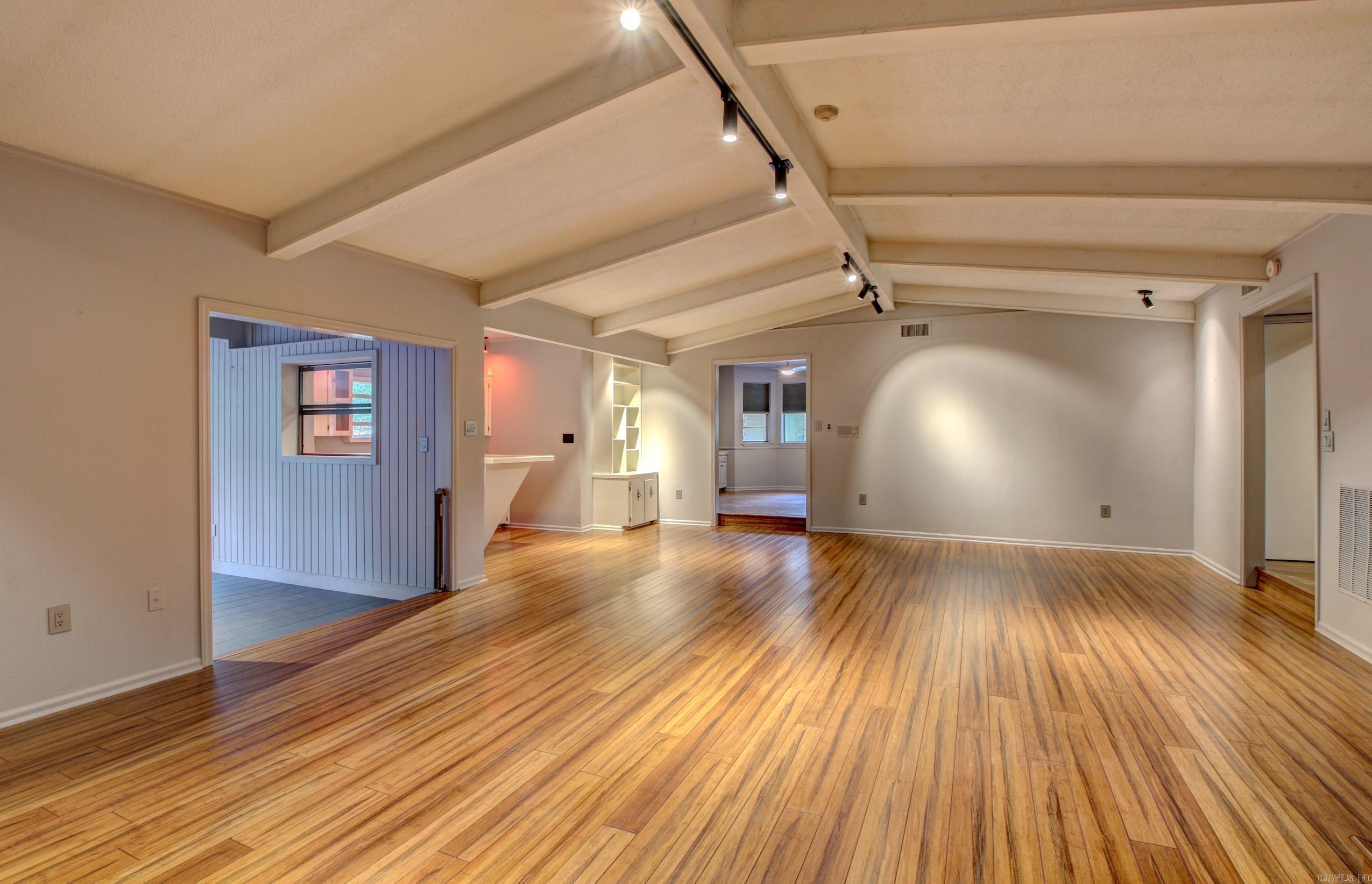 MAUMELLE CLUB MANOR TO CRYSTAL - Residential