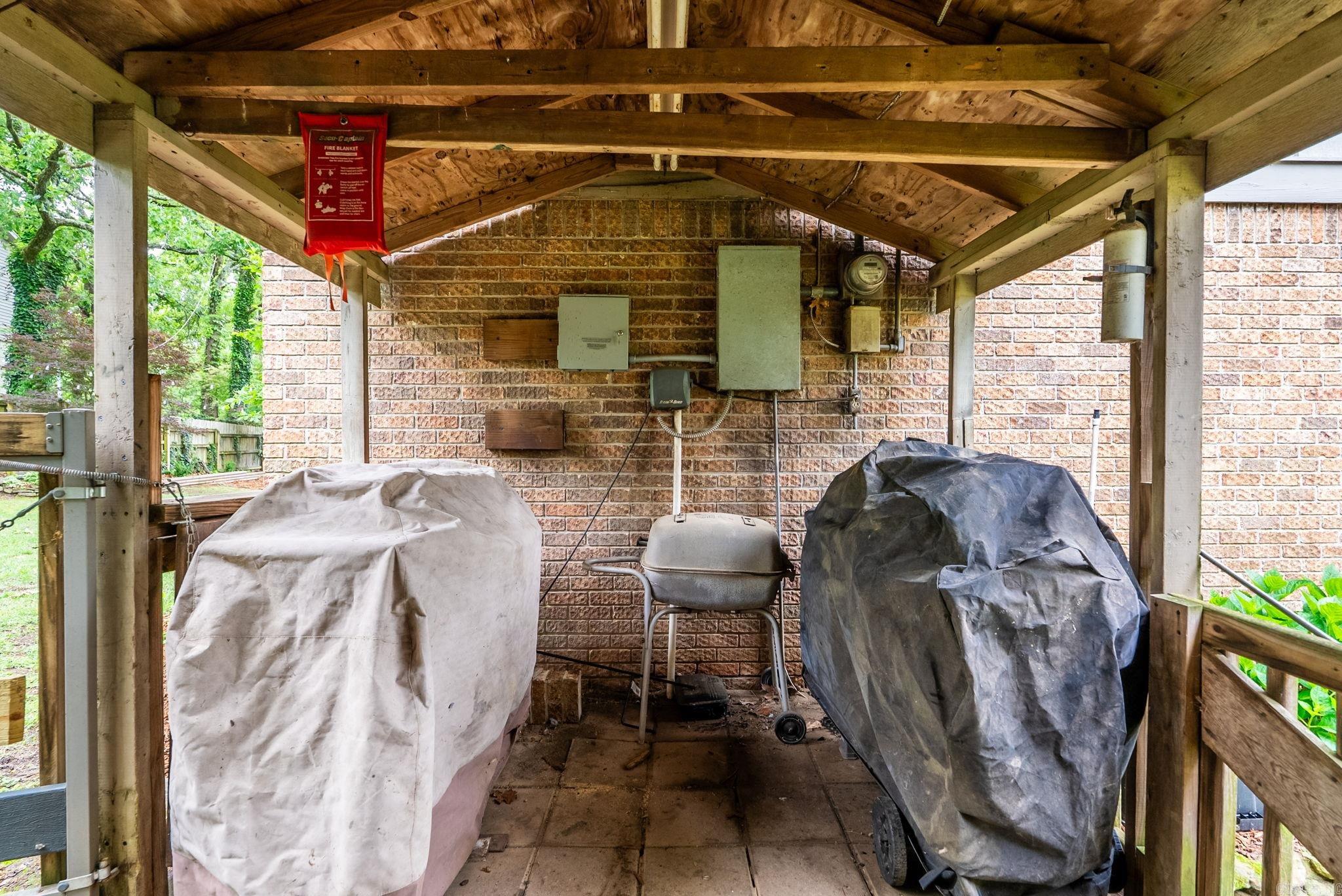 INDIAN HILLS - Residential