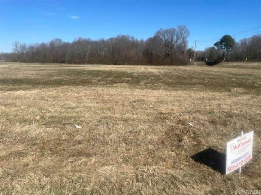Large lot in established Subdivision FOR SALE. Enjoy all that country living has to offer with the amenities of the city only minutes away. This level lot has all the room you'll need to build your new home! Come see it!