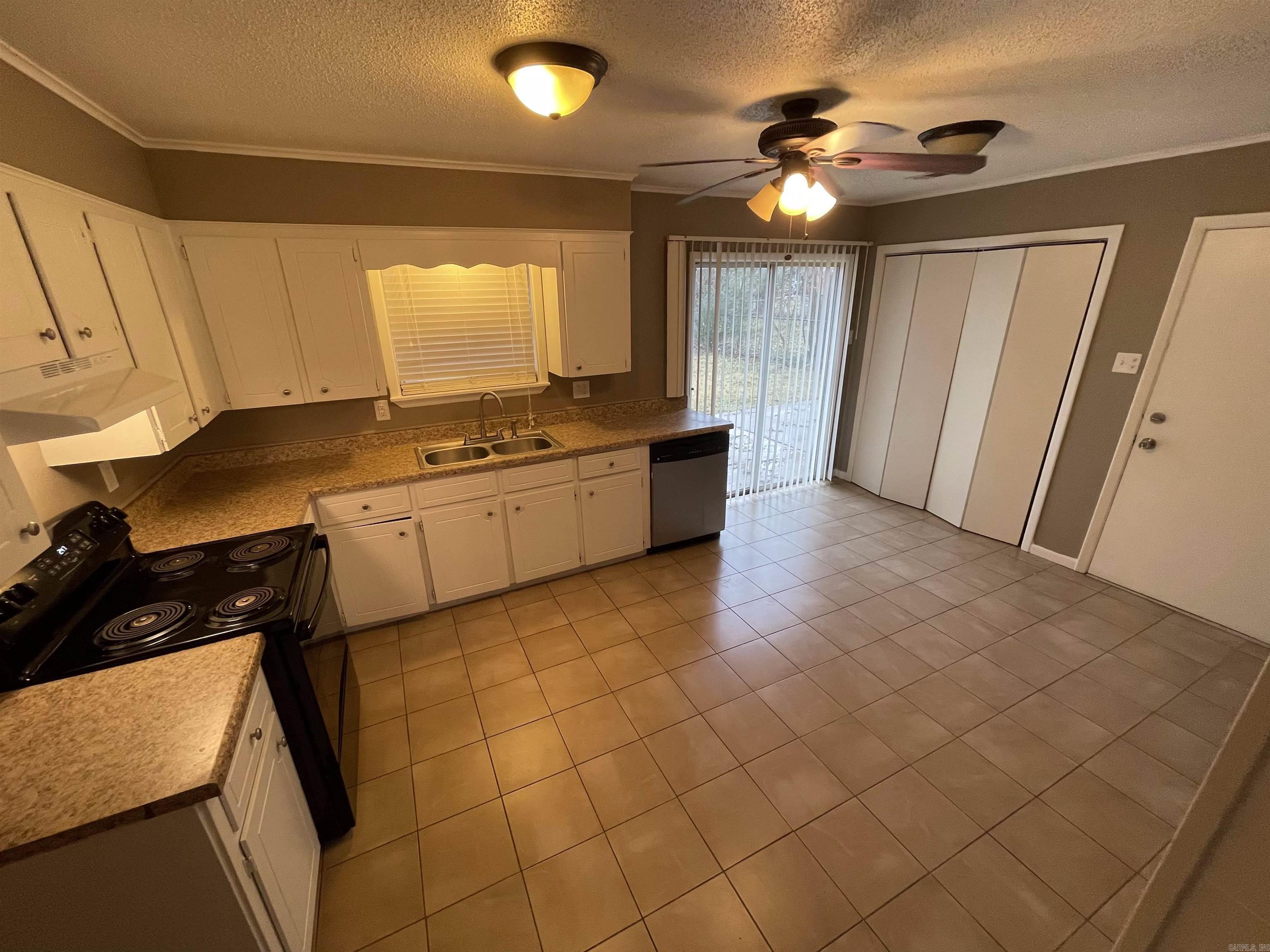 Towering Oaks - Residential Lease