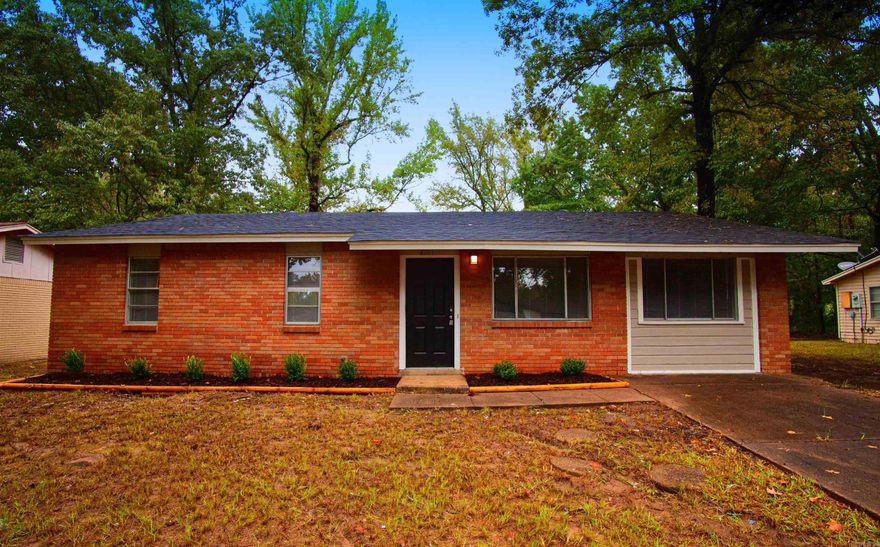 Cute 3BD home in Little Rock. Plenty of space. Great eat-in-kitchen for family meals and an abundant amount of yard space.  Agent see remarks, No SPD. Sold as is. tenant occupied.  Monday-Friday showings only.