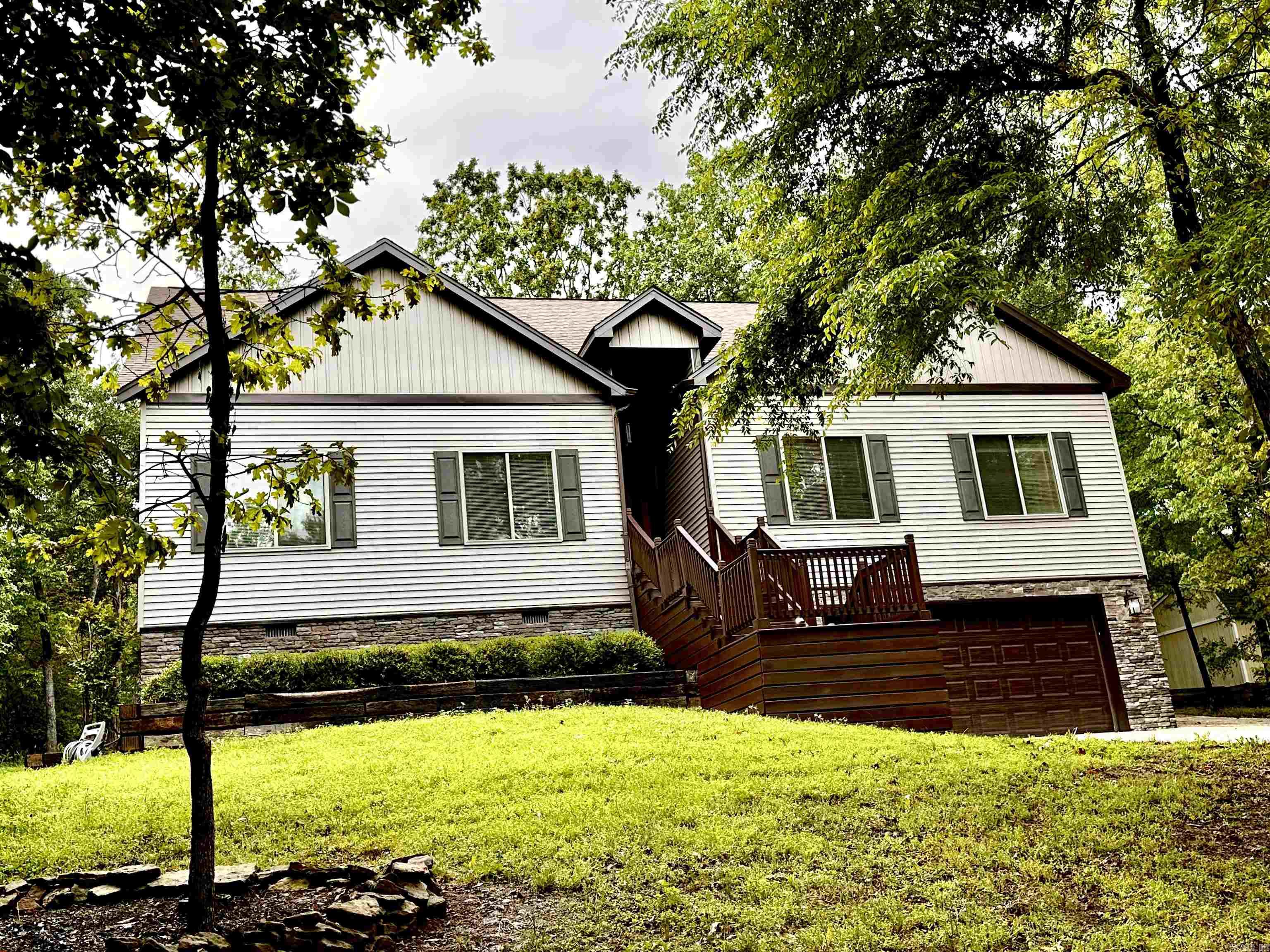 CASTLE RIDGE - Residential