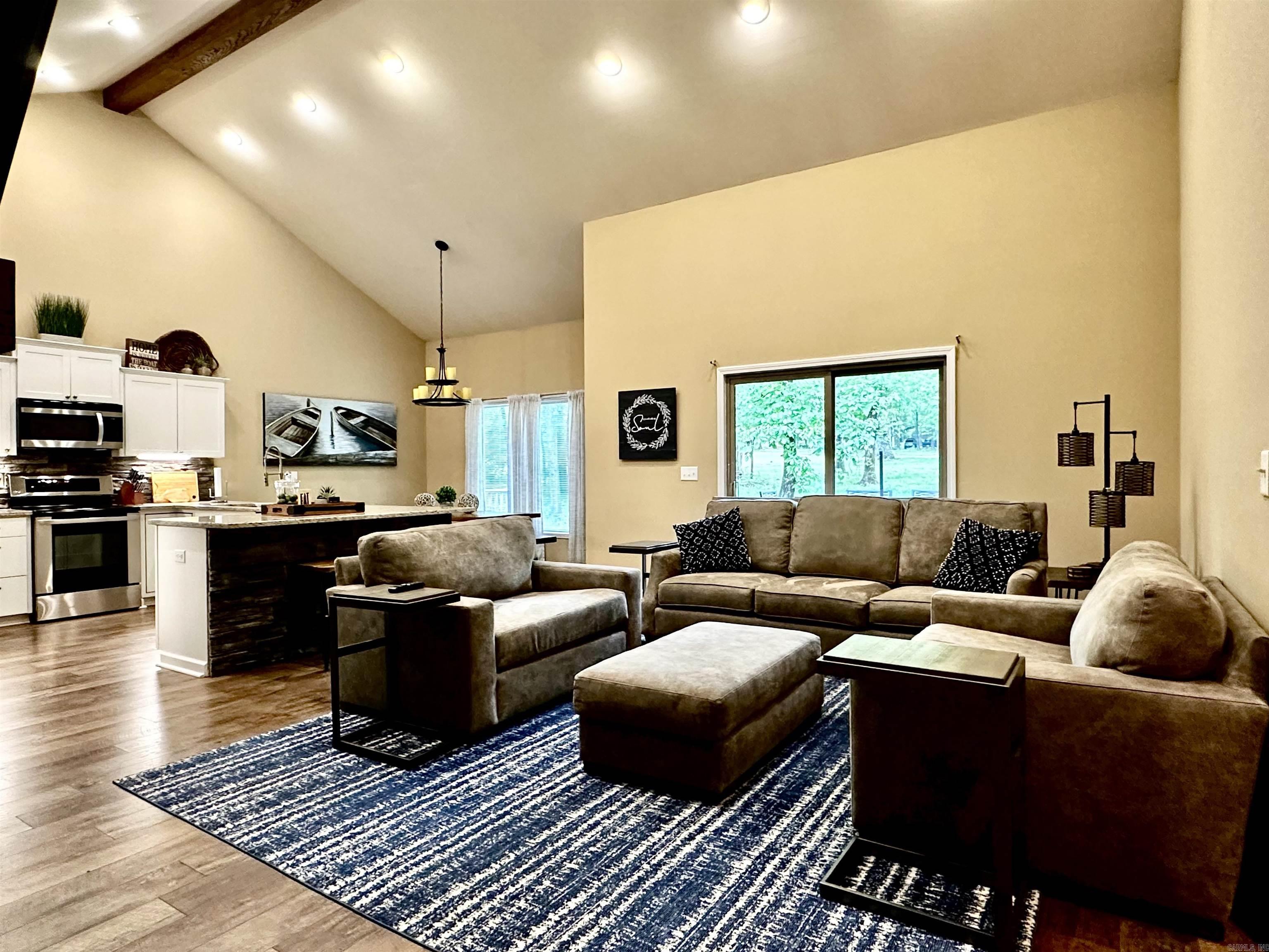 CASTLE RIDGE - Residential