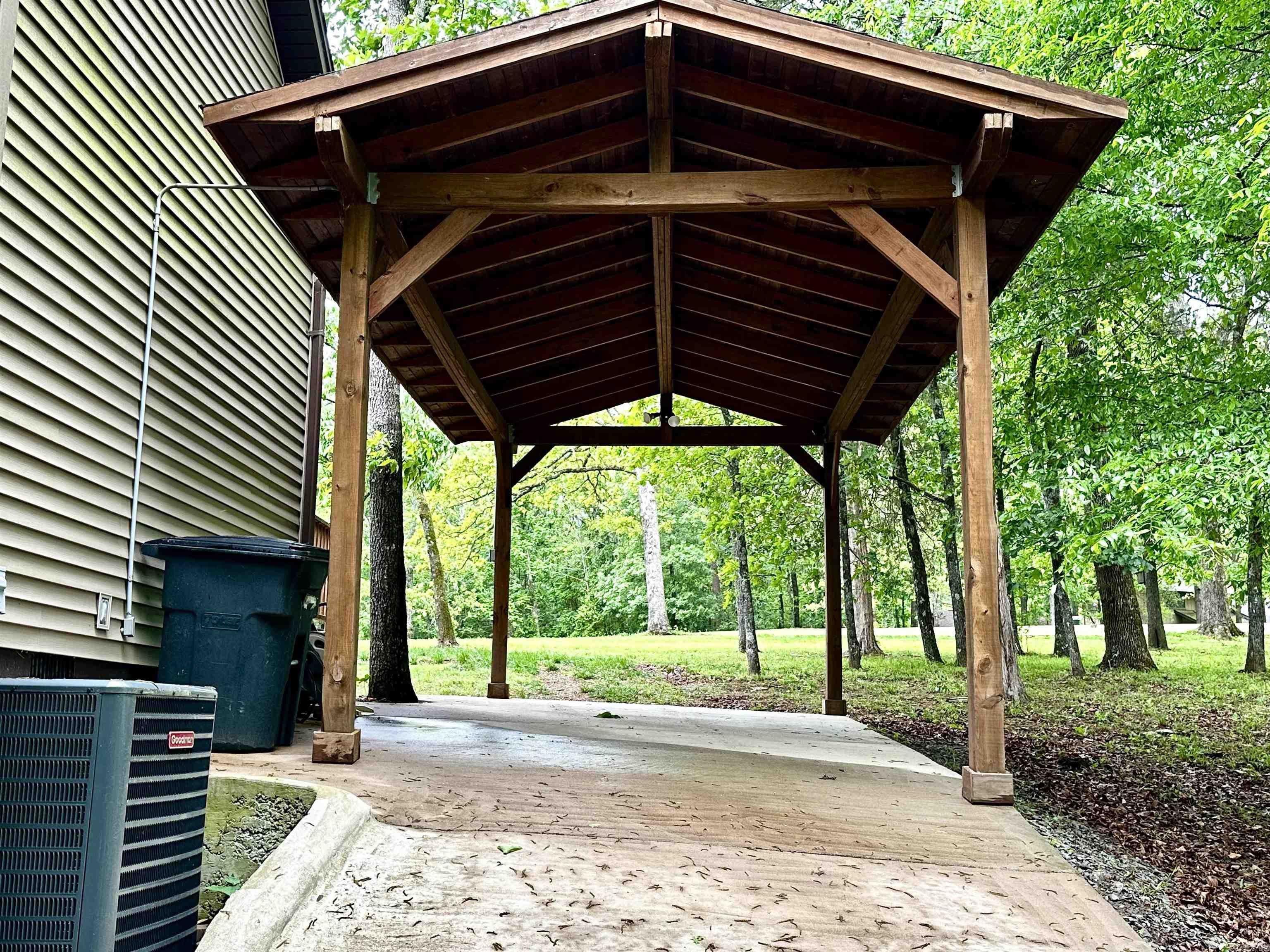 CASTLE RIDGE - Residential