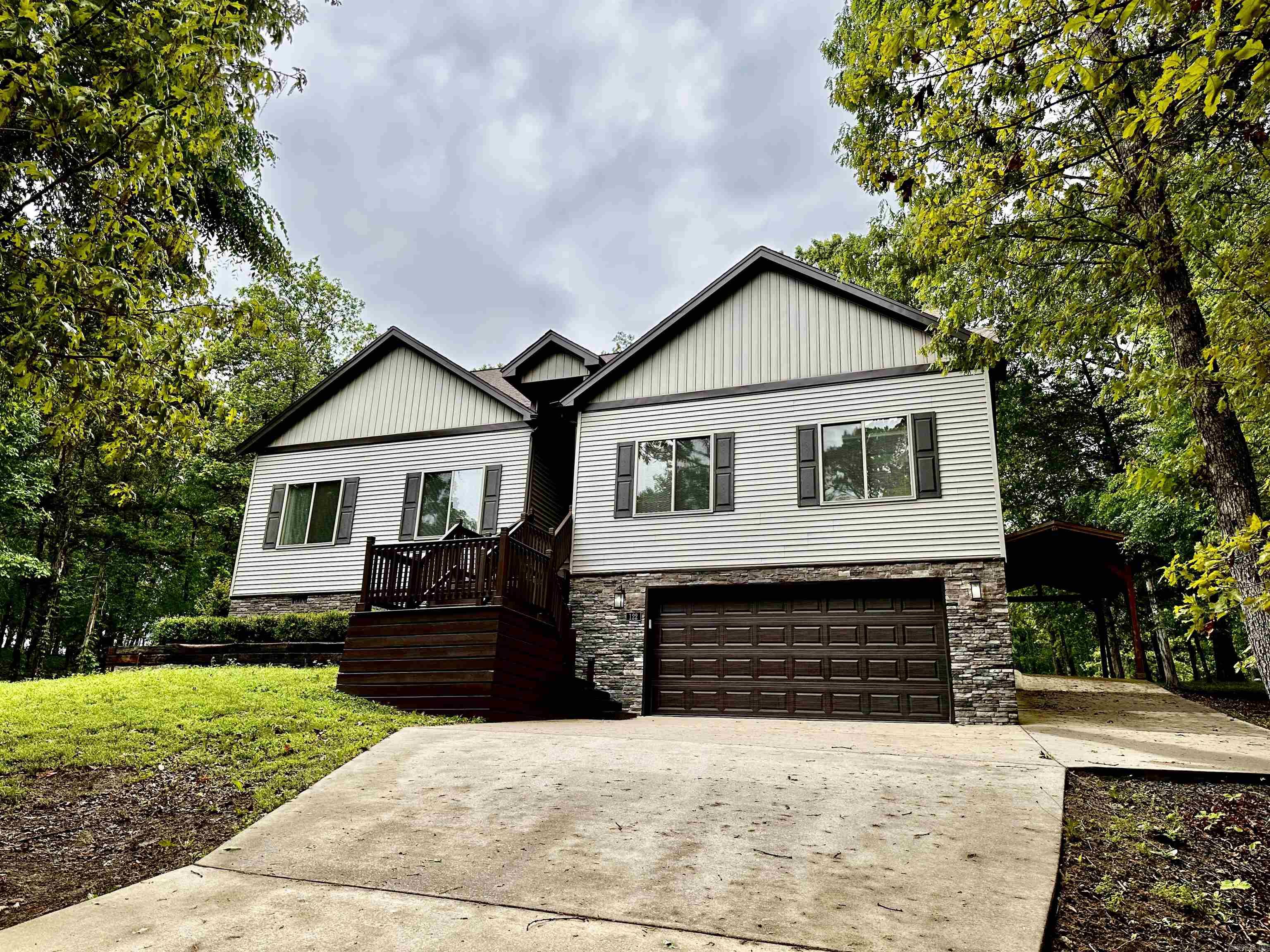 CASTLE RIDGE - Residential