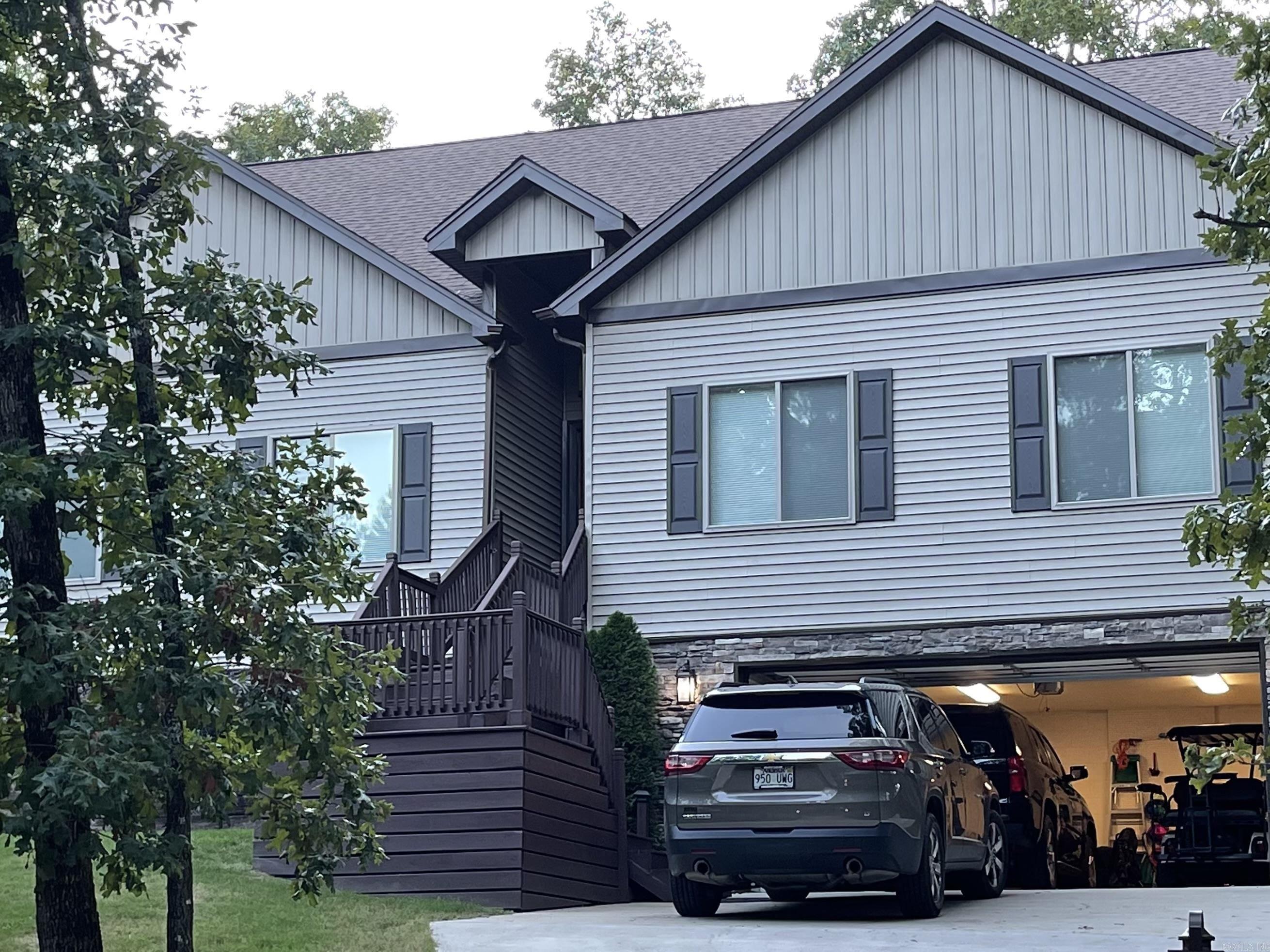 CASTLE RIDGE - Residential