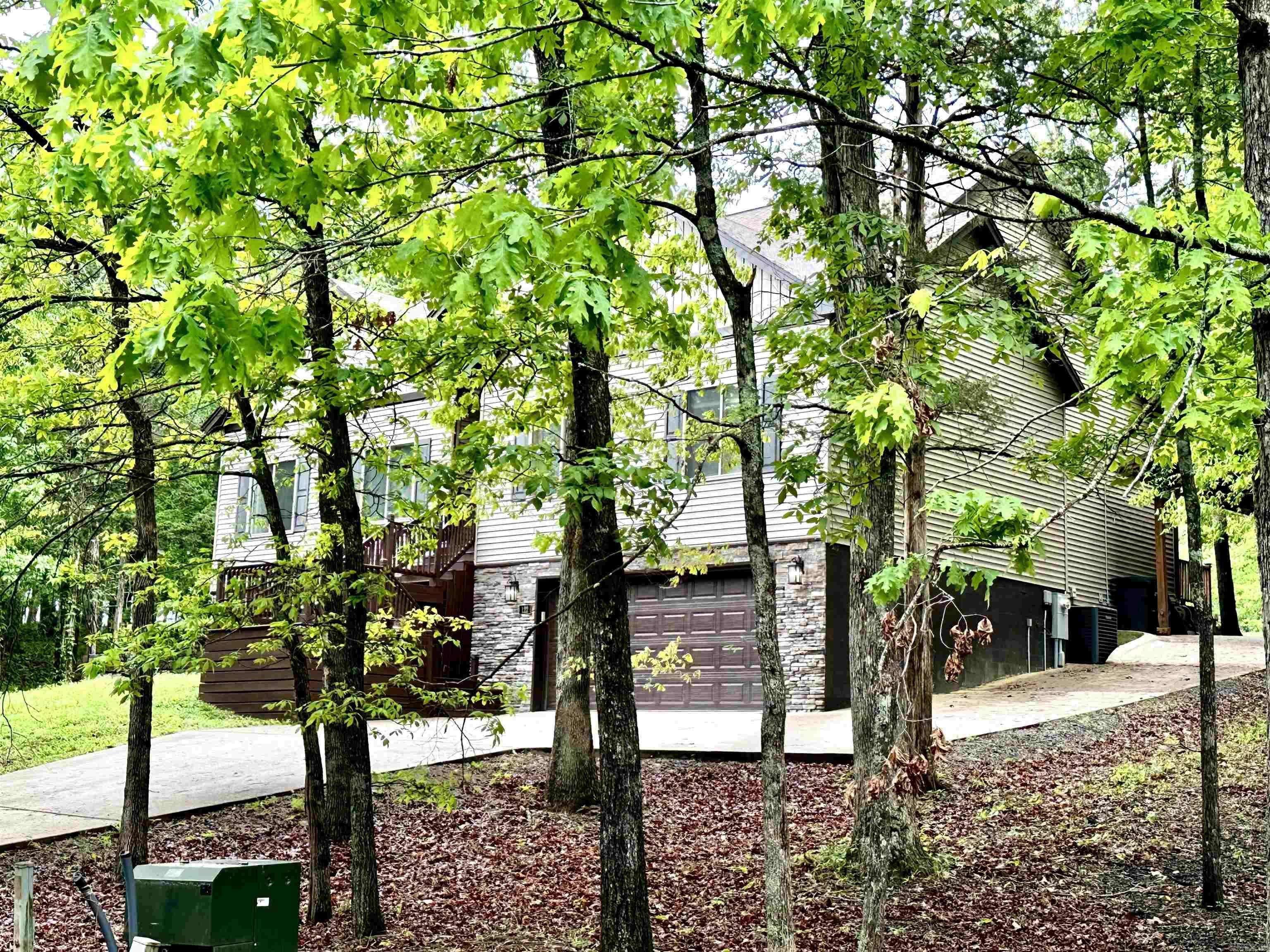 CASTLE RIDGE - Residential