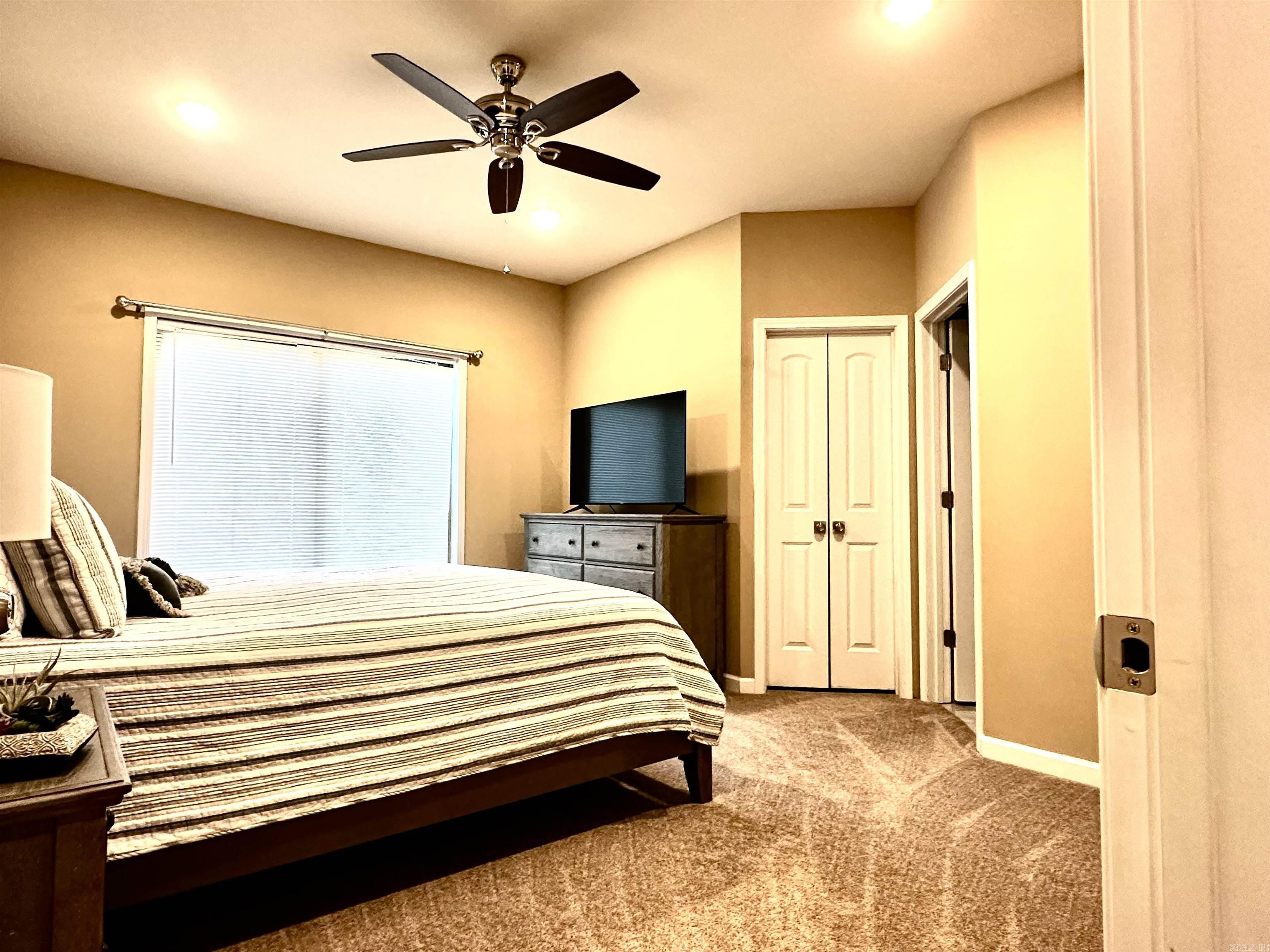 CASTLE RIDGE - Residential