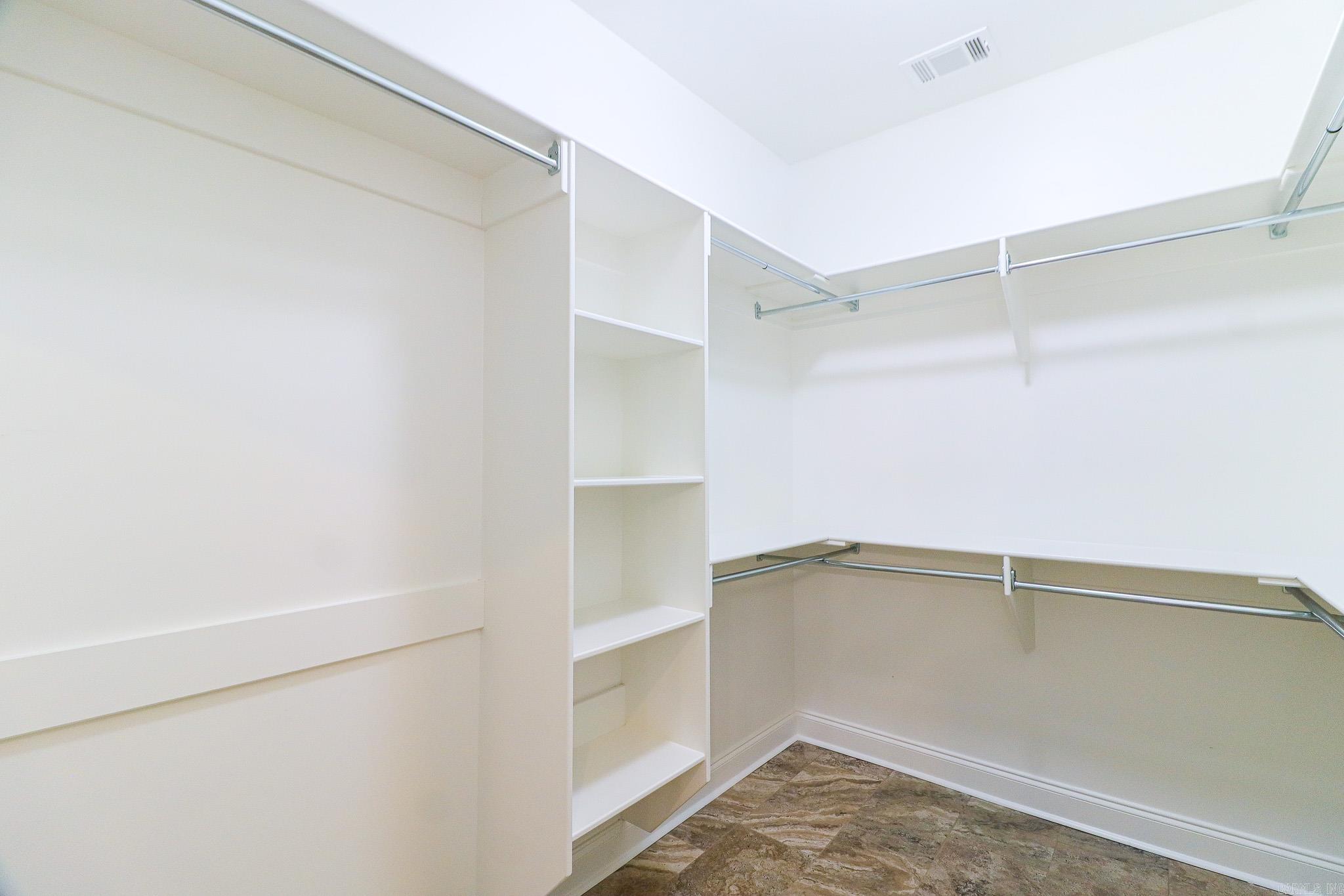 BARRINGTON PARK - Residential