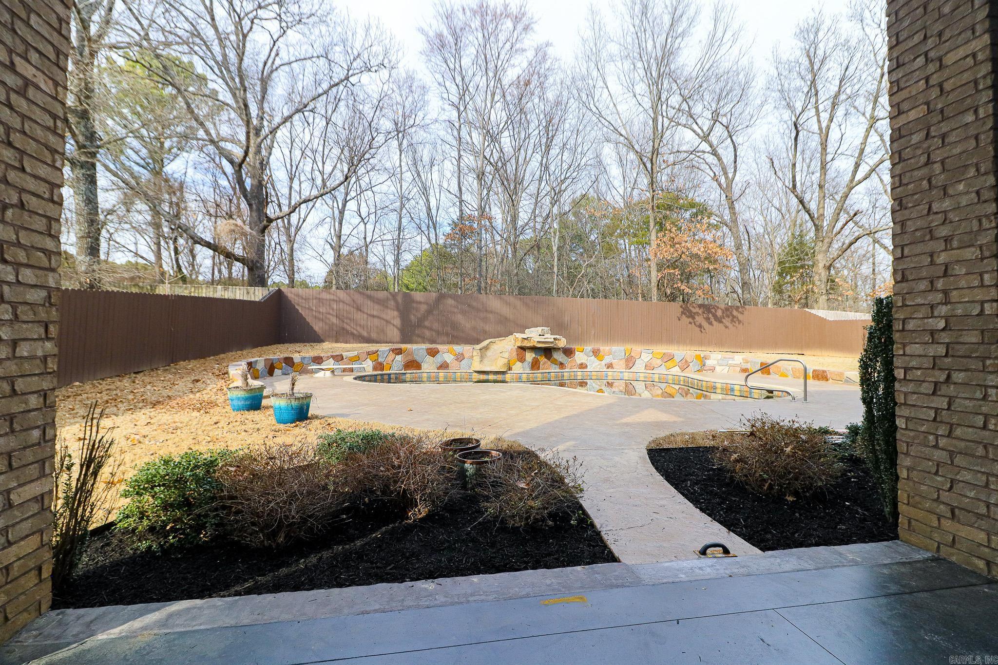 BARRINGTON PARK - Residential