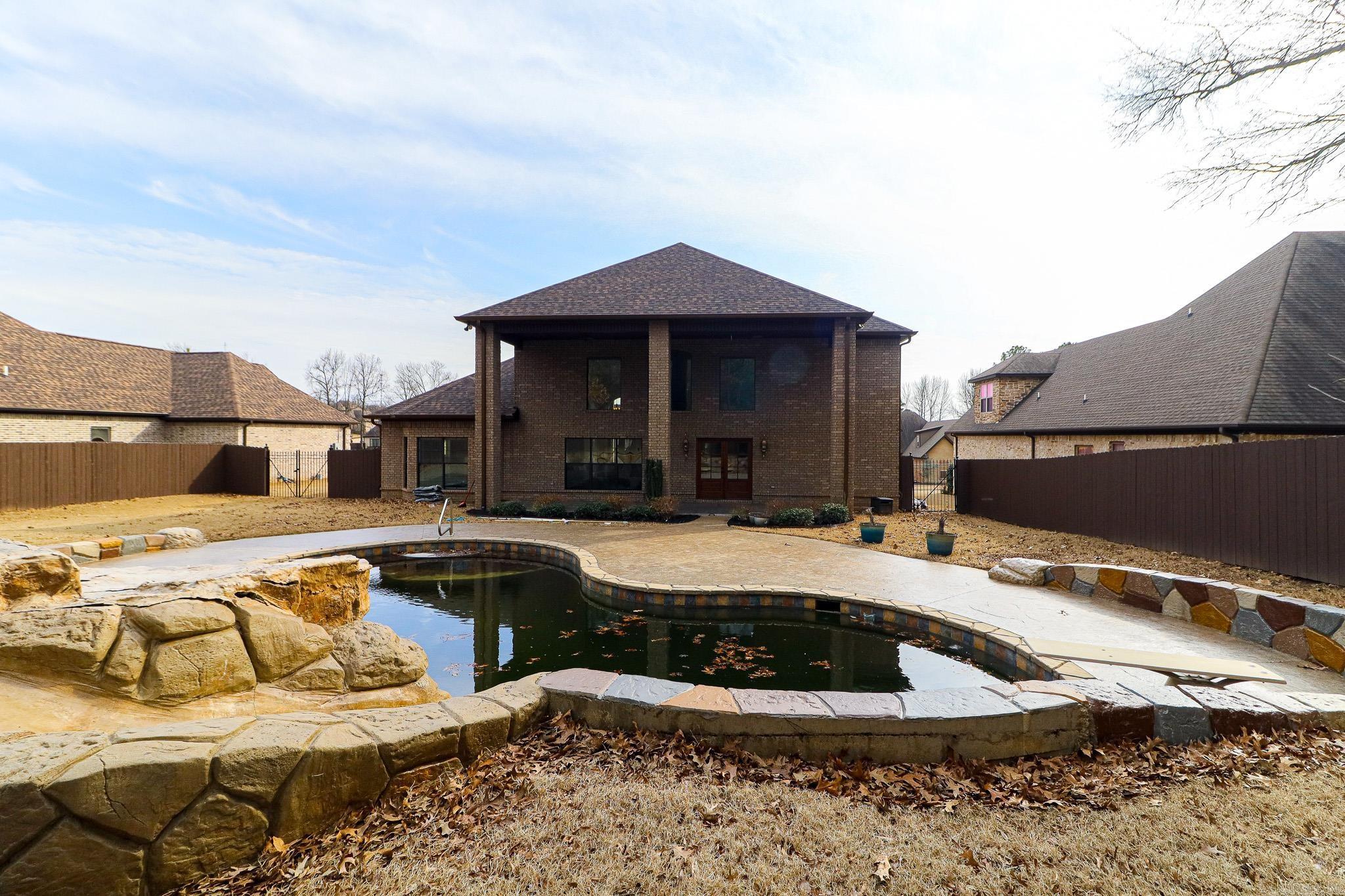 BARRINGTON PARK - Residential