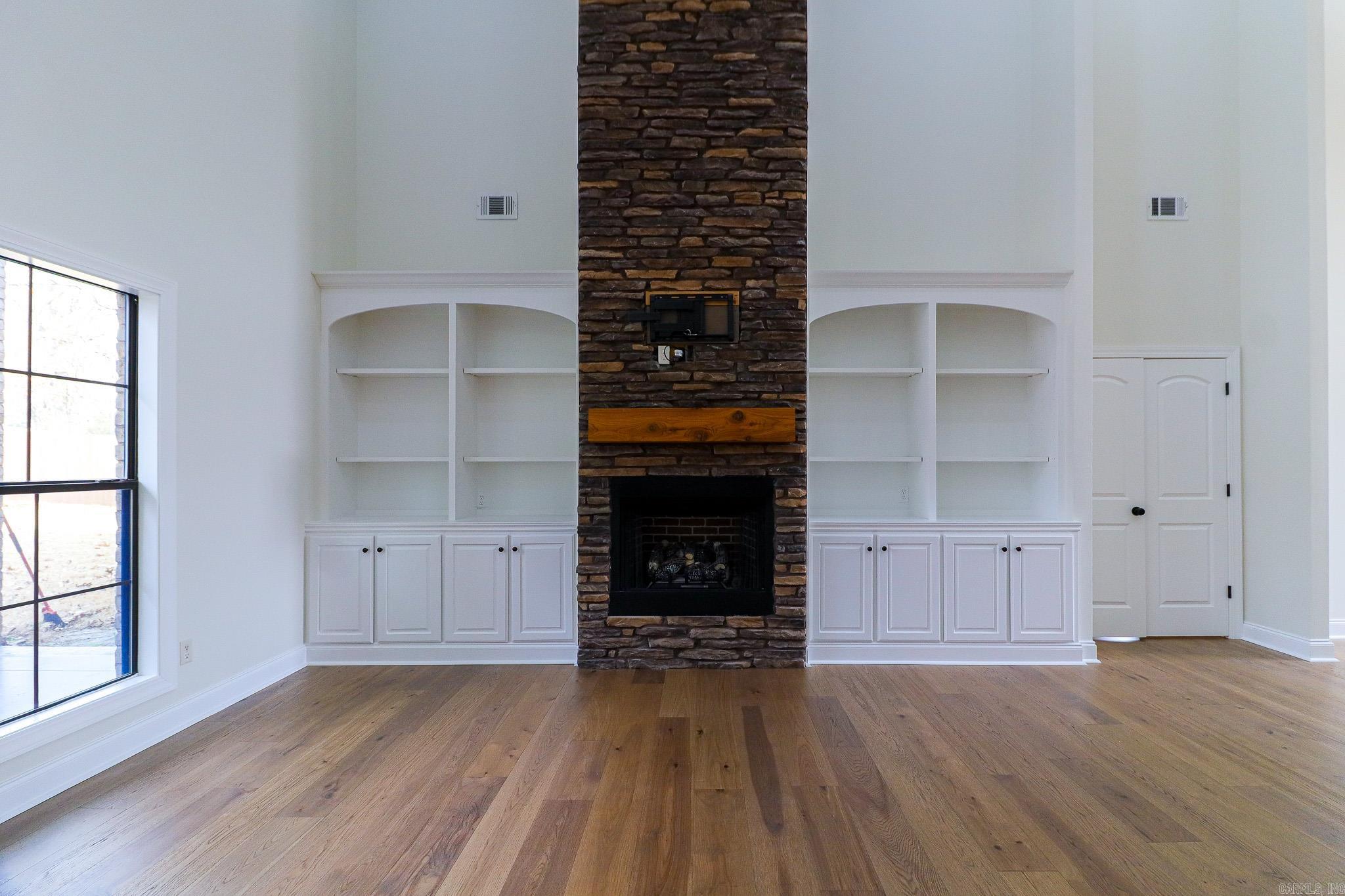 BARRINGTON PARK - Residential