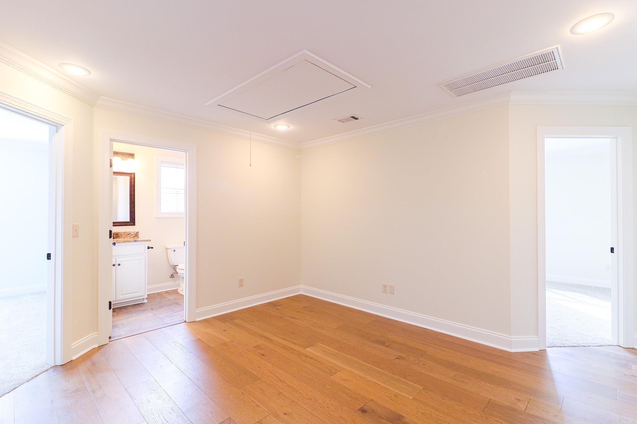 BARRINGTON PARK - Residential