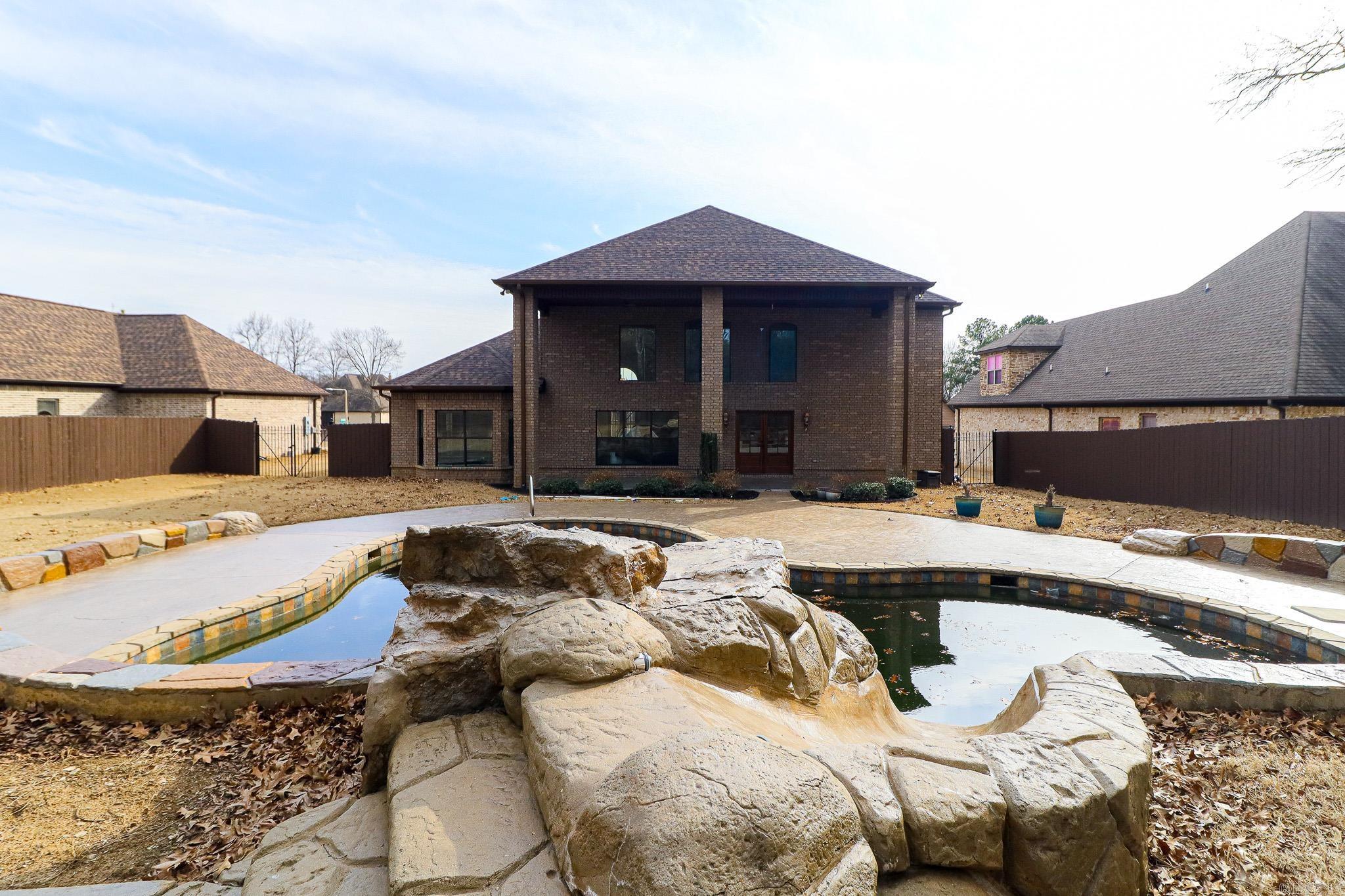 BARRINGTON PARK - Residential