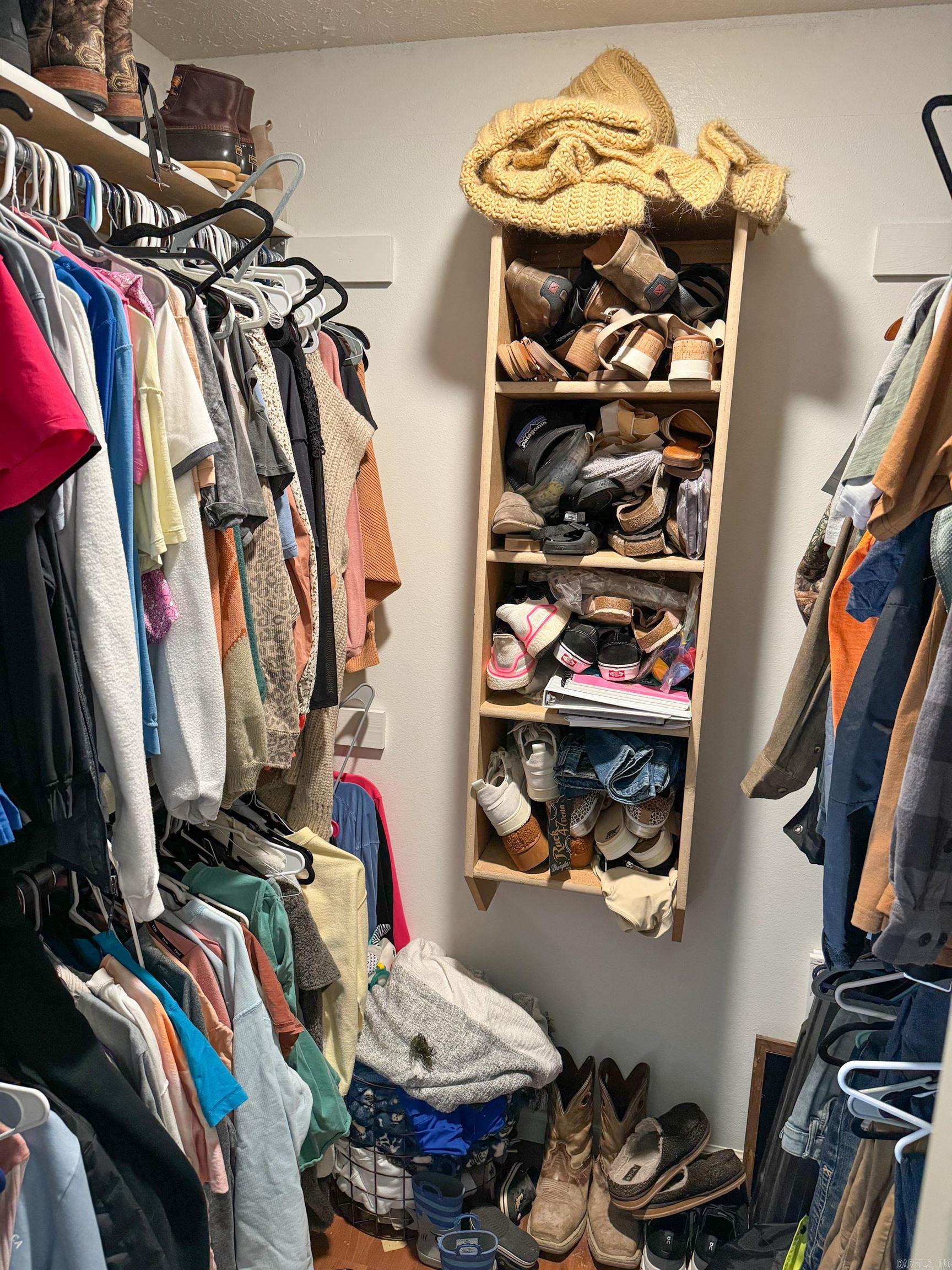 MILL CREEK EST - Residential