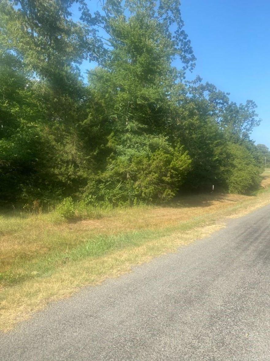 Nice property just outside Greenbrier city