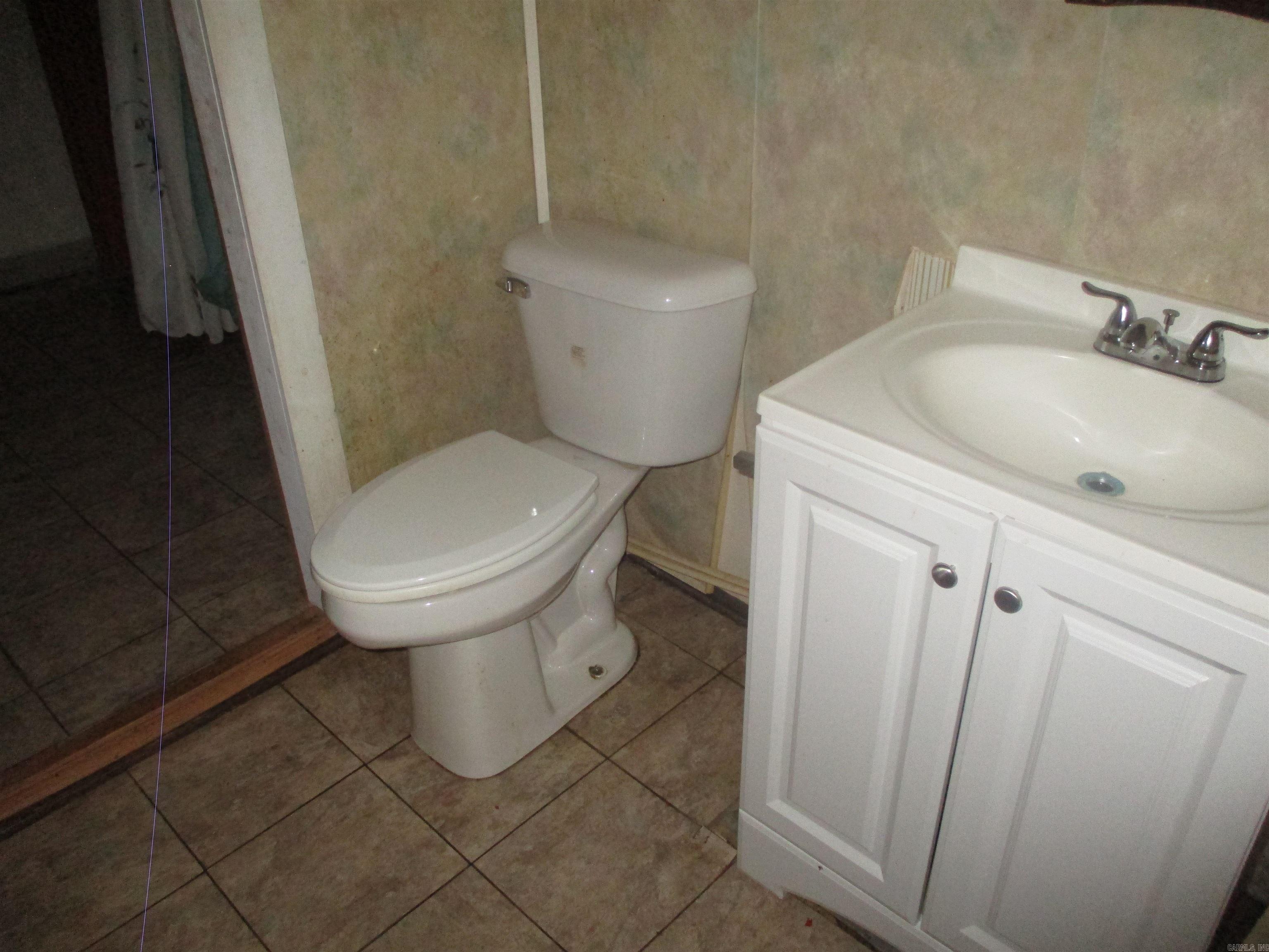 ARROW HEAD MANOR - Residential