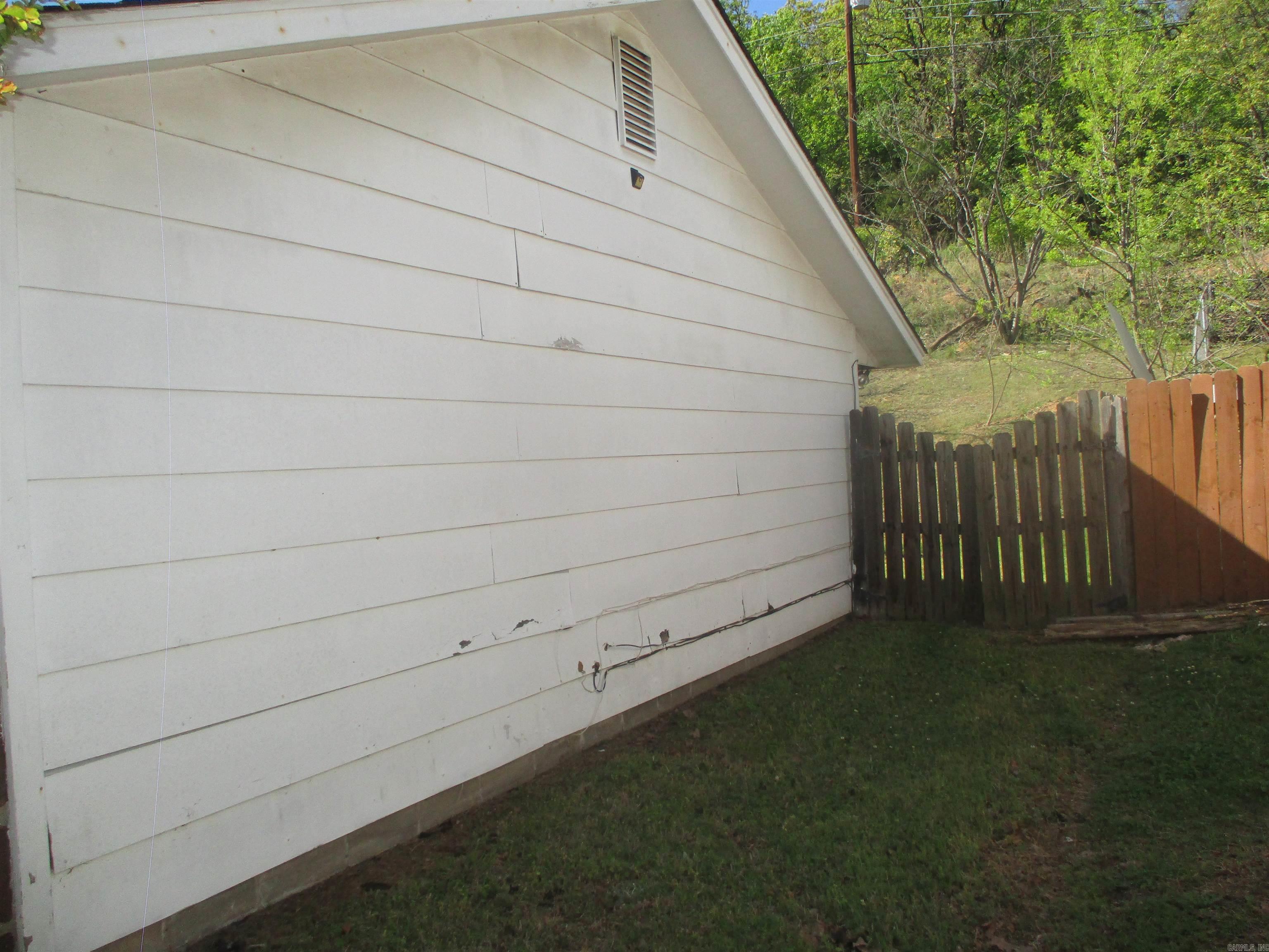 ARROW HEAD MANOR - Residential