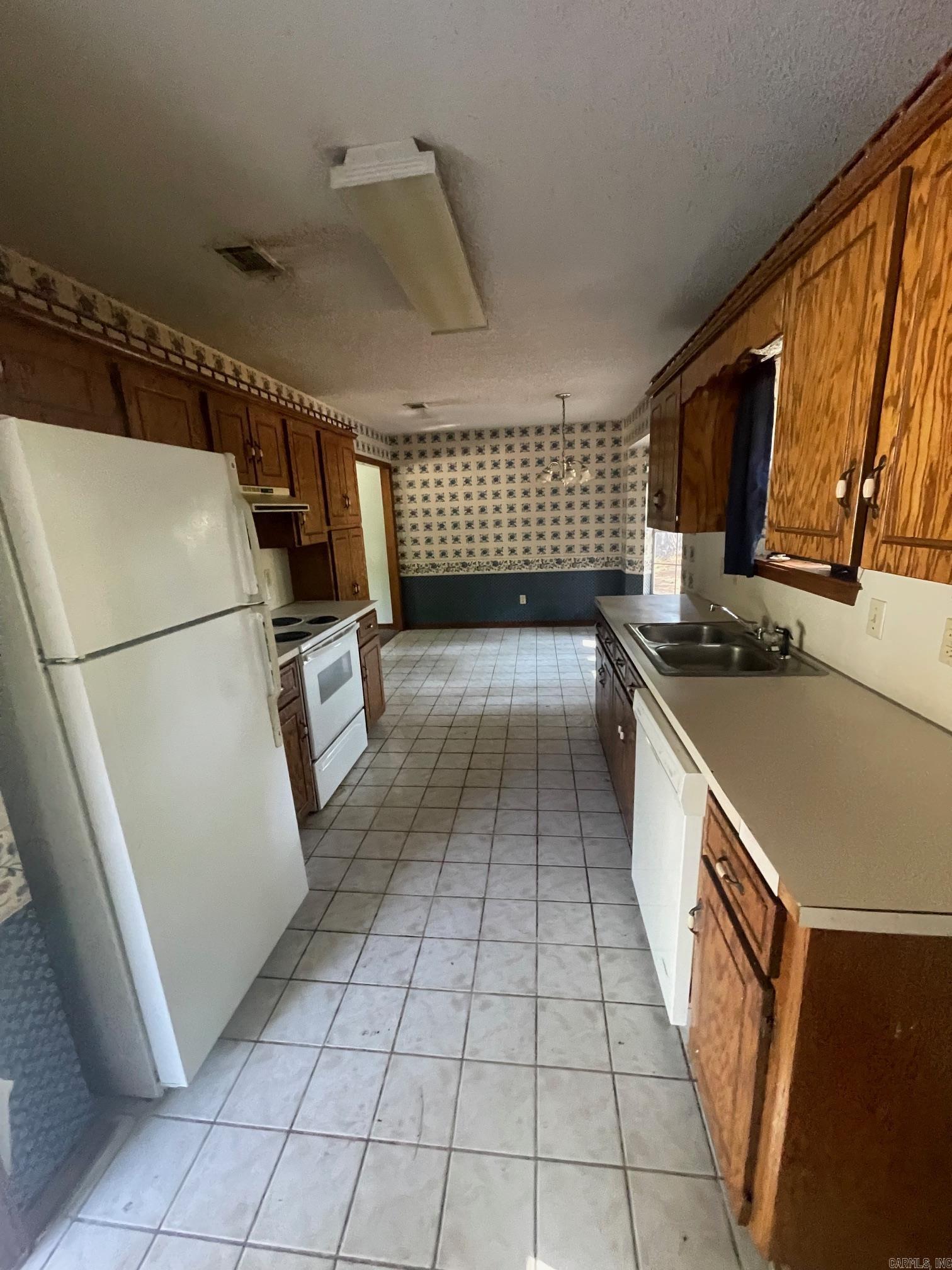 Knollwood Estates - Residential Lease