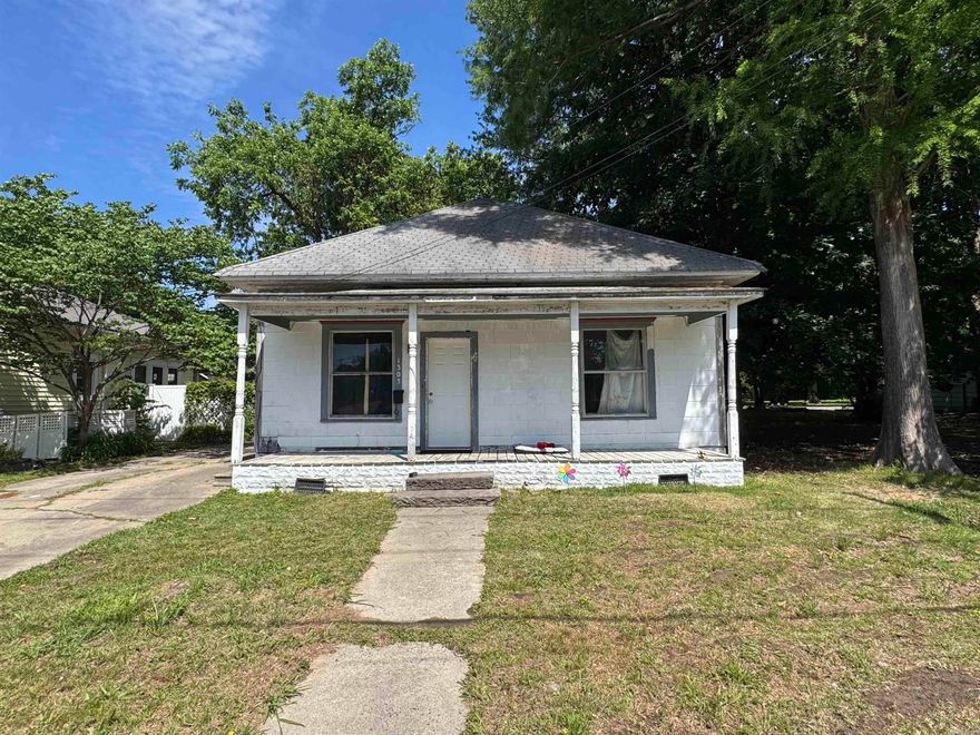 This cute bungalow-style home has charm! Located on a prominent street in Stuttgart, this 3-bedroom, 1-bath single-story home offers plenty of potential and classic character waiting for your personal touch. Inside, you’ll find a big, roomy kitchen with ample space for cooking, gathering, and entertaining, along with a separate laundry room for added convenience. Enjoy relaxing mornings on the covered front porch, or take advantage of the deep backyard with plenty of room for outdoor living, gardening, pets, or future additions. Whether you’re a first-time buyer, investor, or someone looking for a home to make your own, this property is full of opportunity. Put your own mark on this home and make it shine!