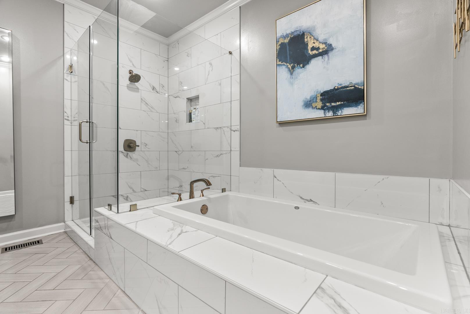 CHENAL RIDGE - Residential