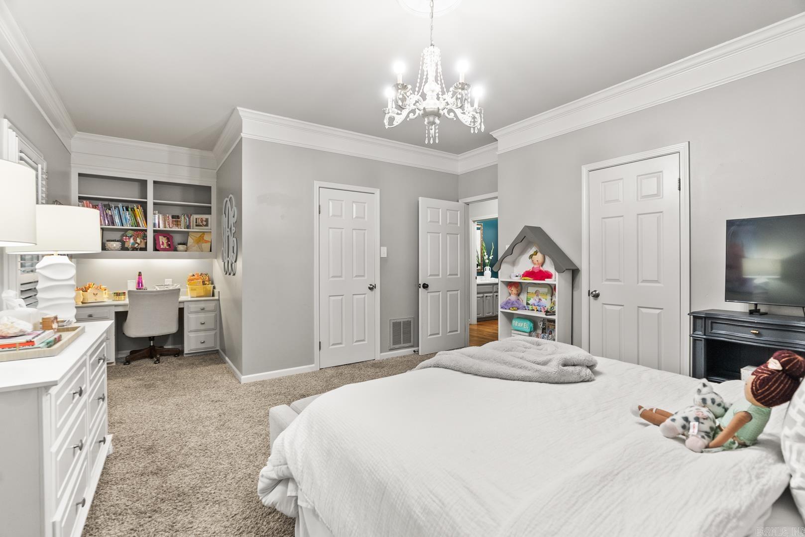 CHENAL RIDGE - Residential