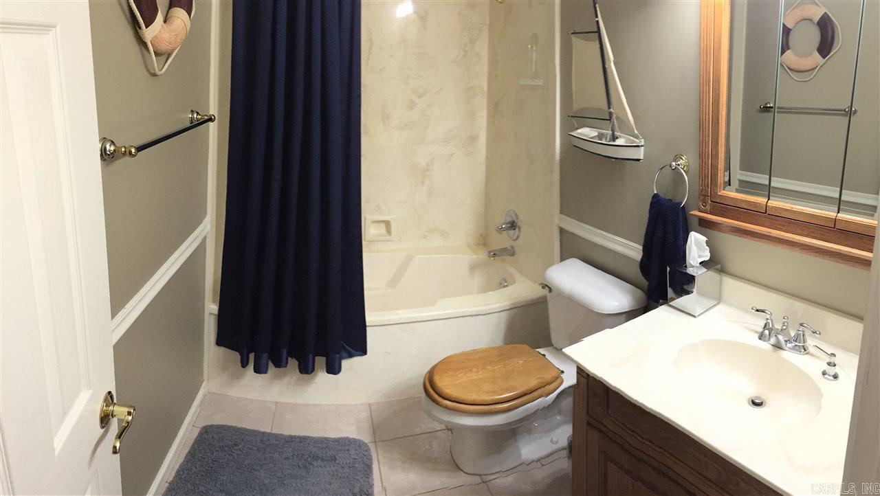 COUNTRY CLUB OF ARK THE - Residential