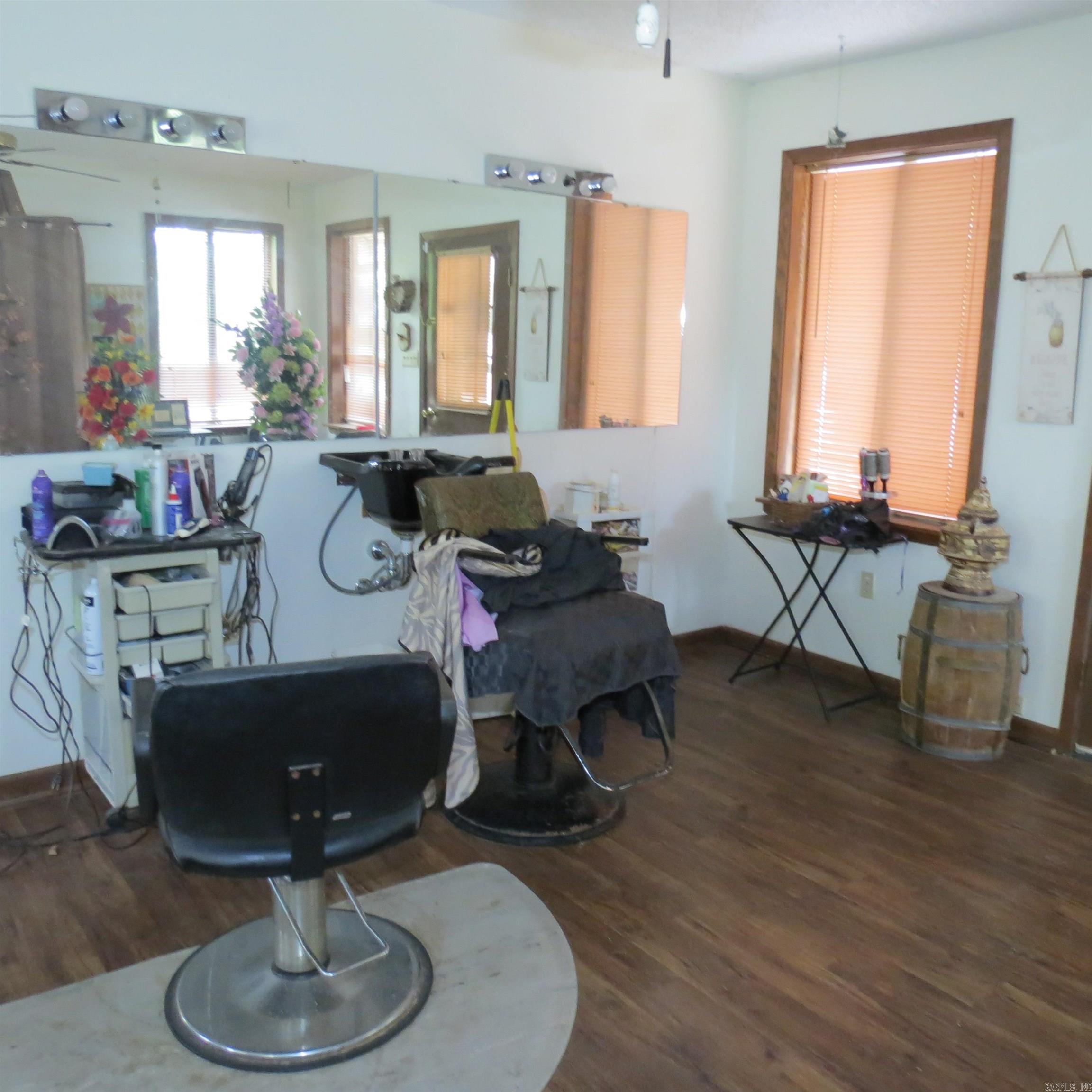 OAK LAWN ESTATES - Residential