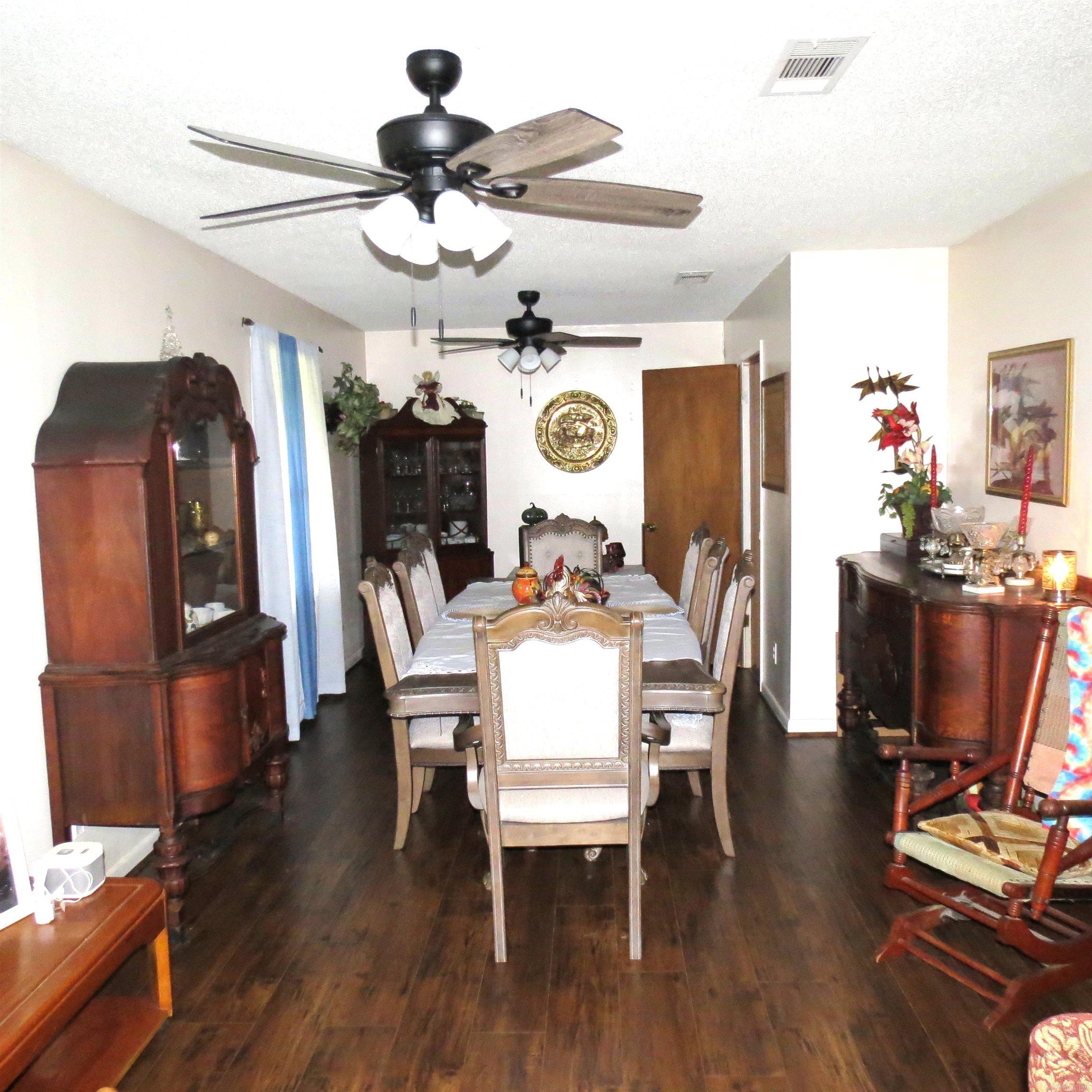 OAK LAWN ESTATES - Residential