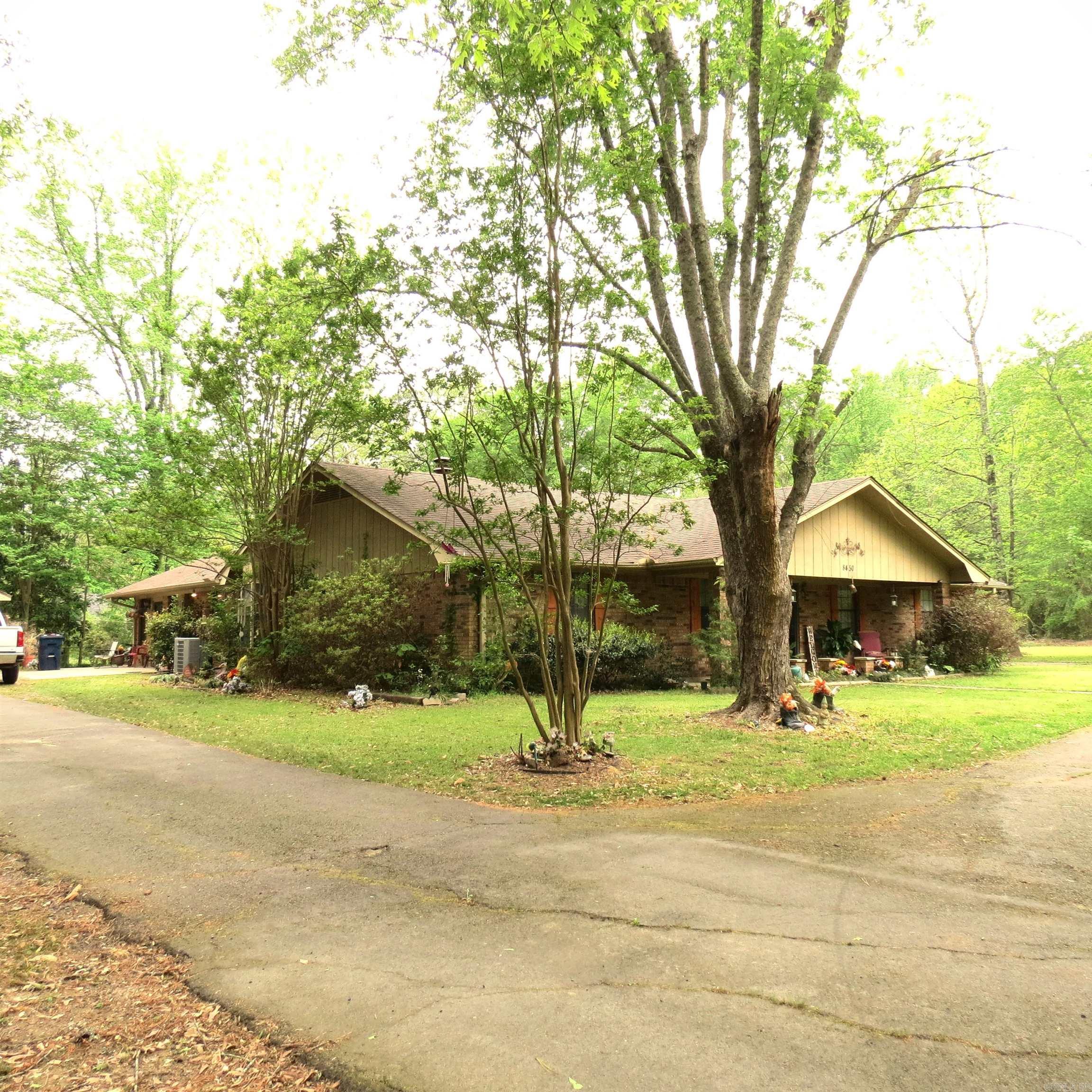 OAK LAWN ESTATES - Residential