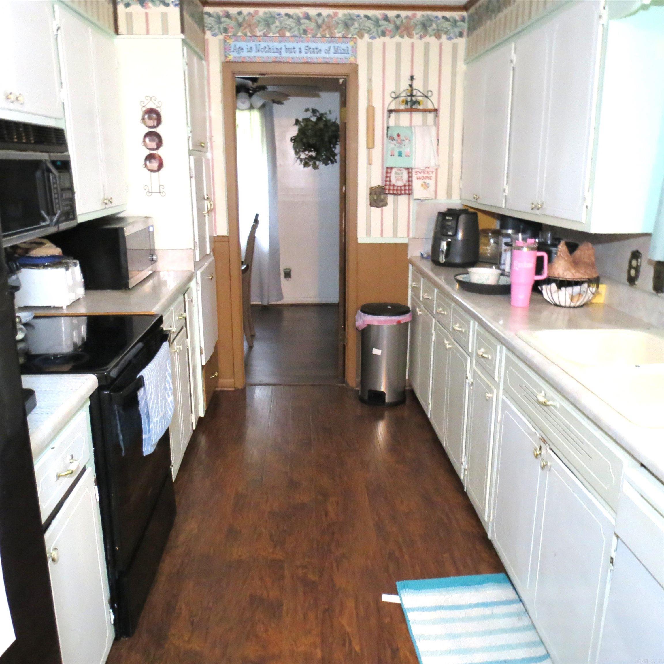 OAK LAWN ESTATES - Residential