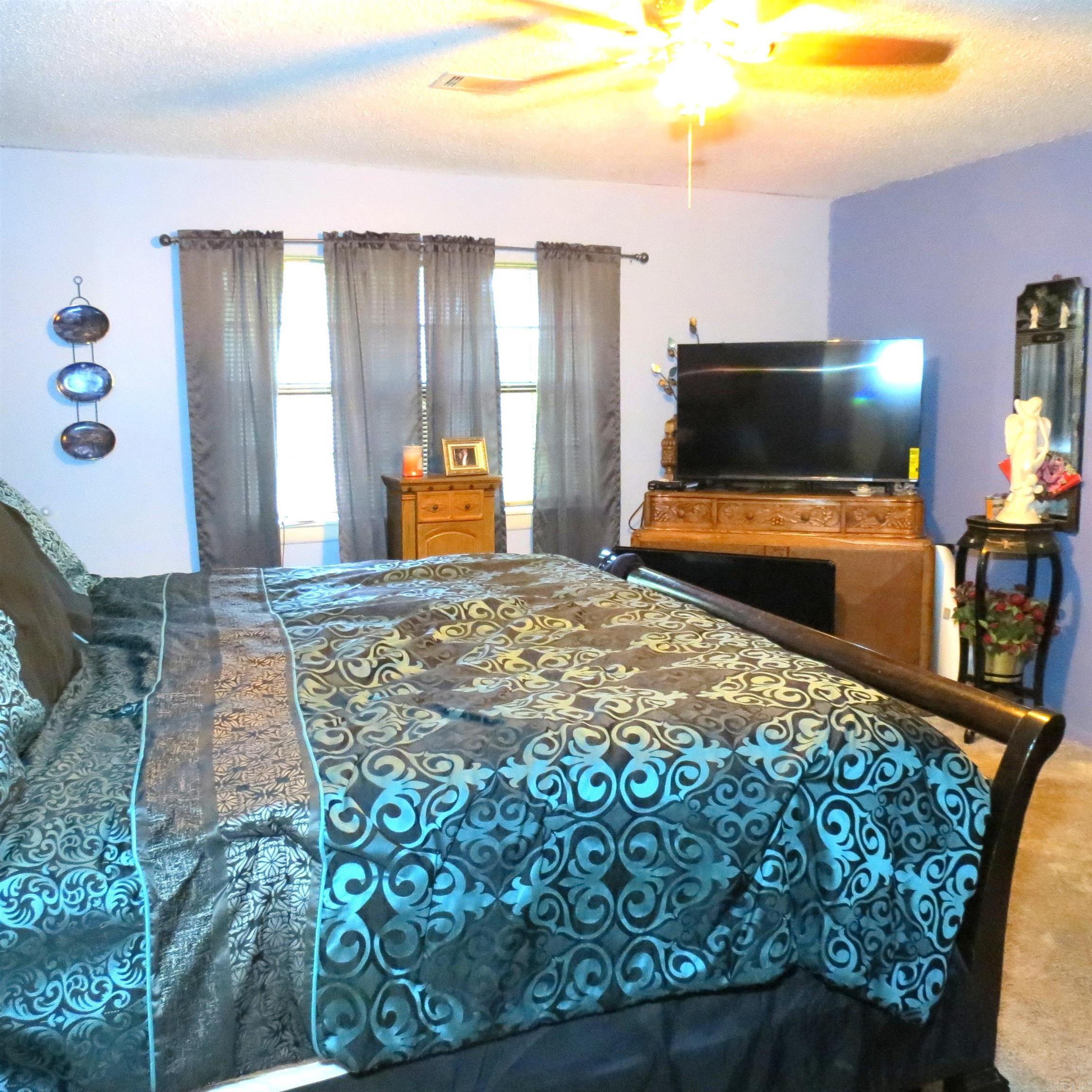 OAK LAWN ESTATES - Residential