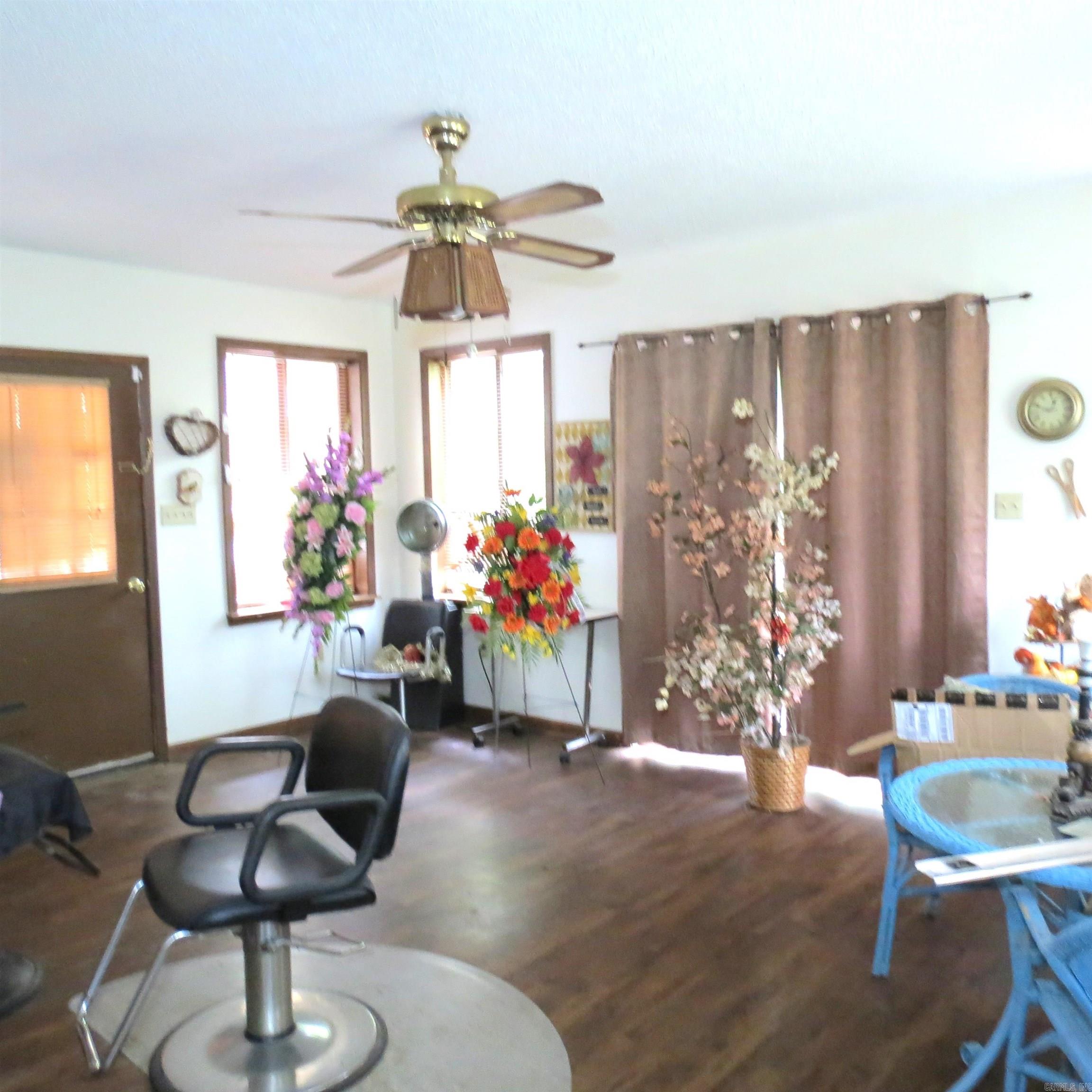 OAK LAWN ESTATES - Residential