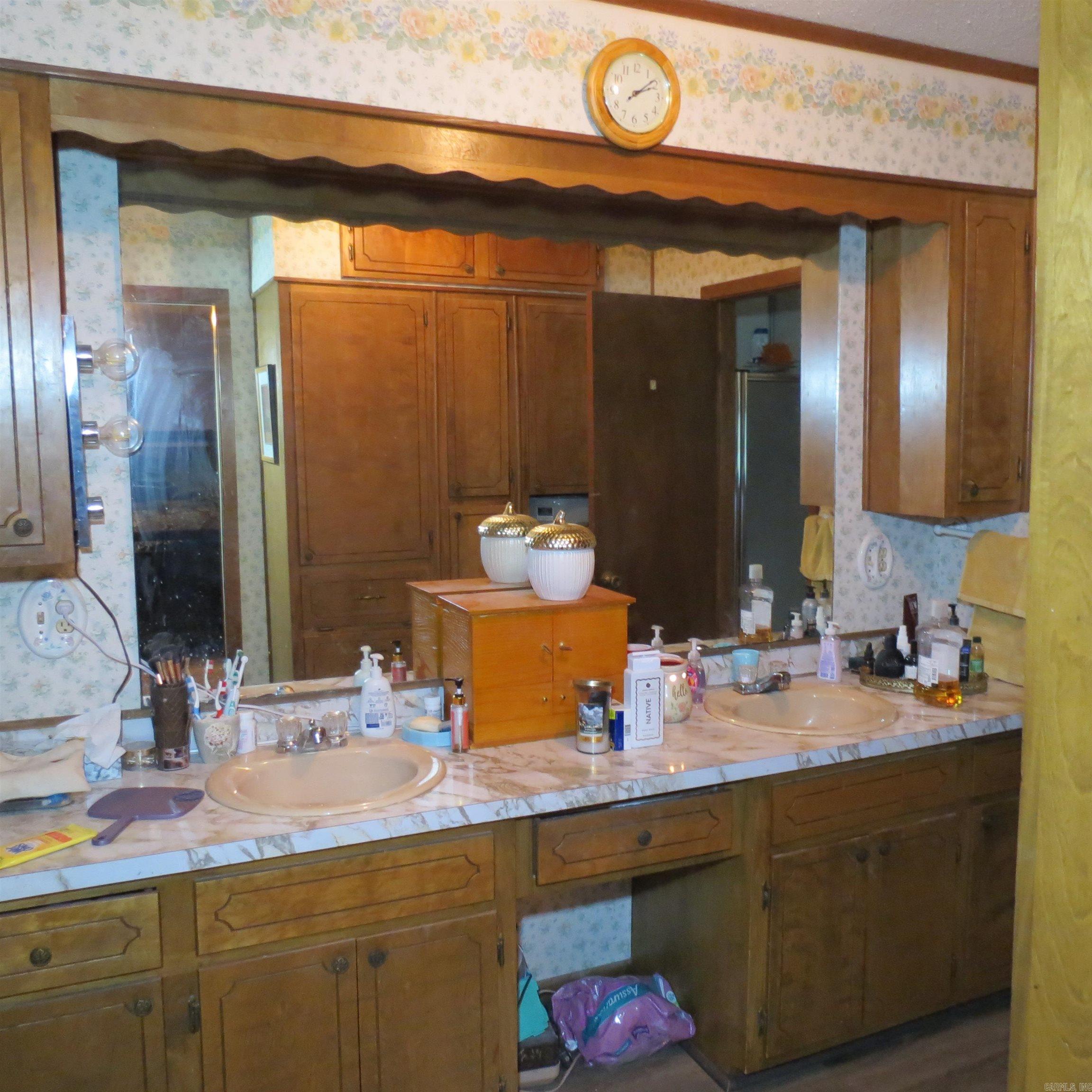 OAK LAWN ESTATES - Residential