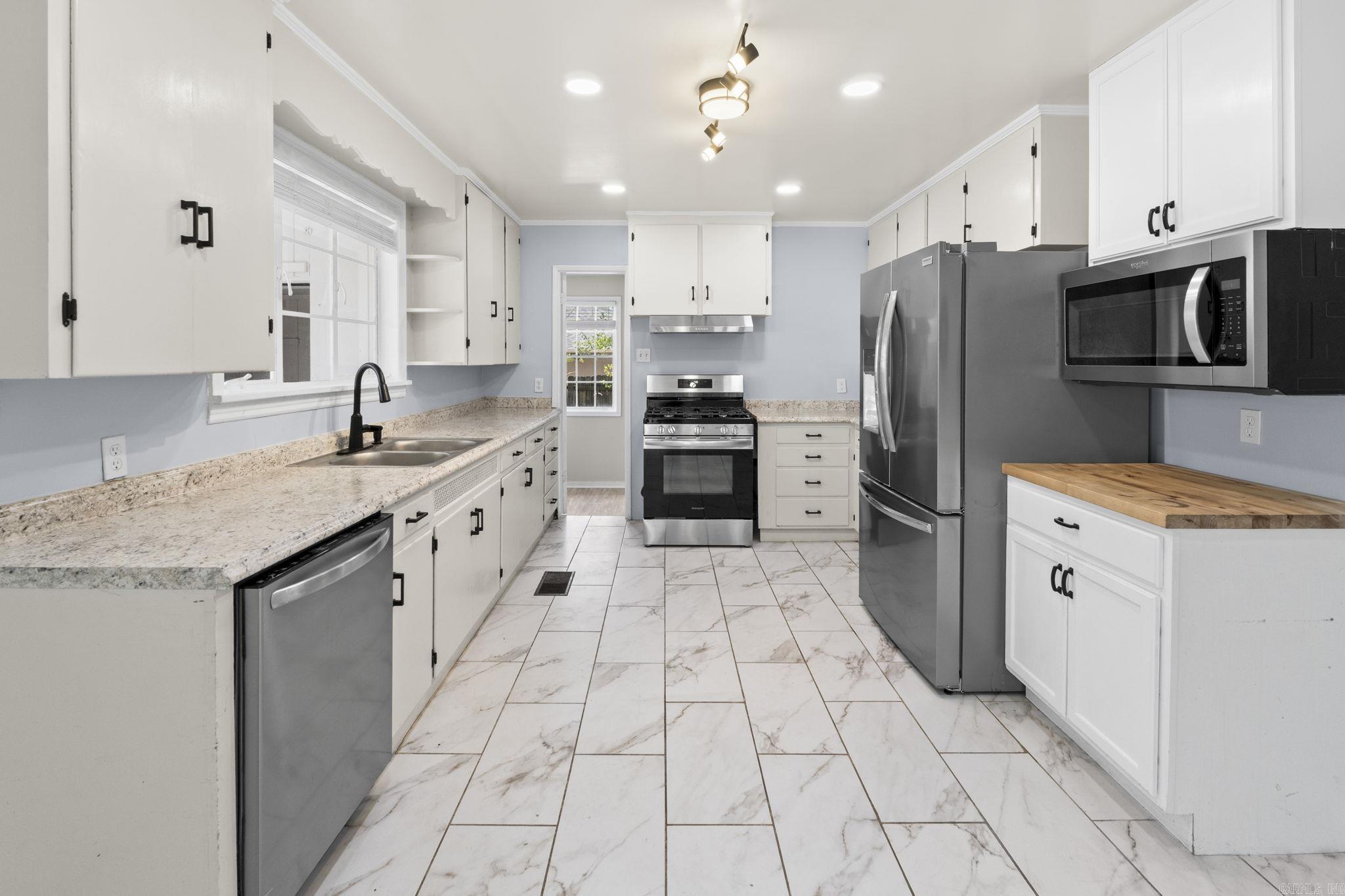 FAIR HILLS - Residential