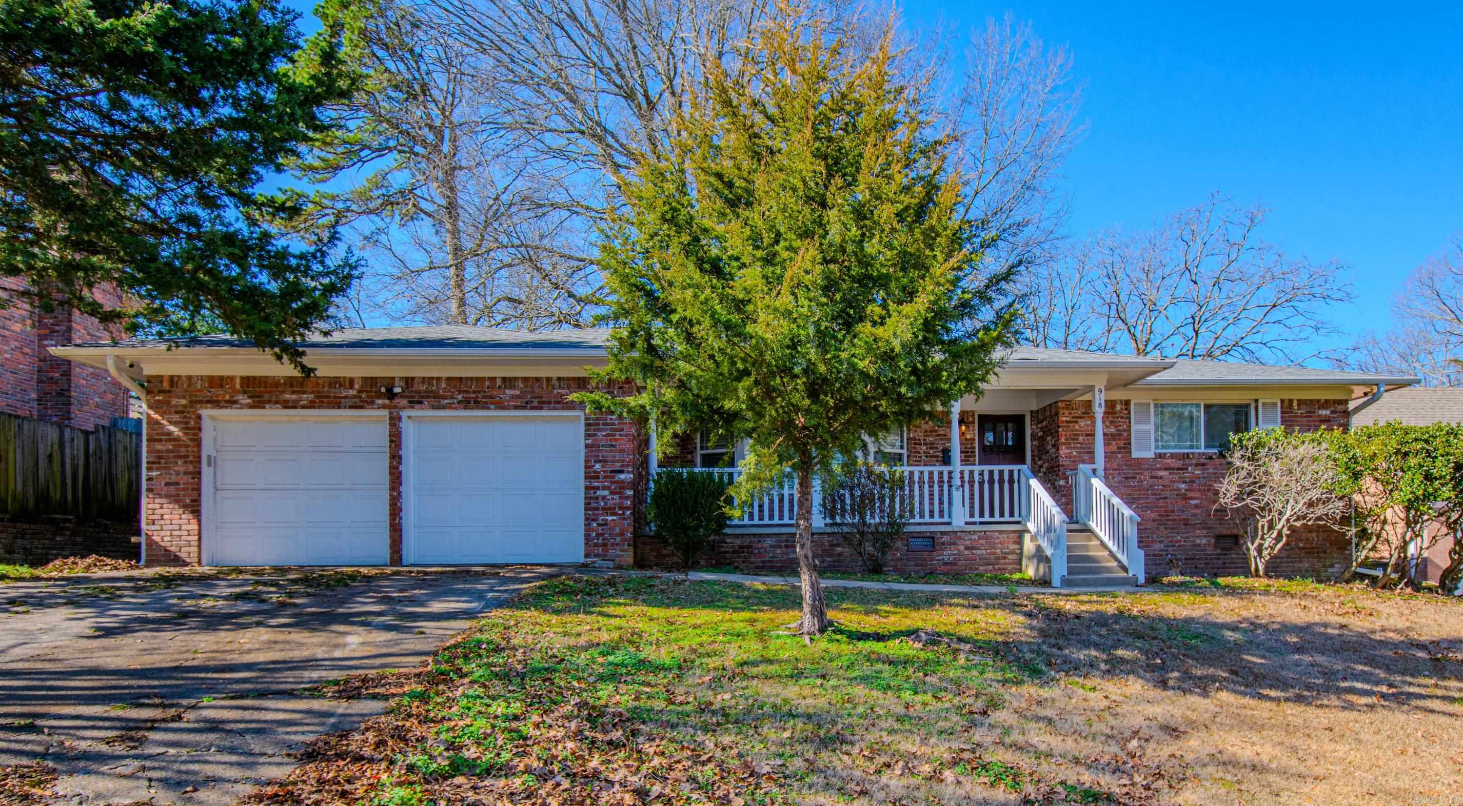 Come see this fabulous updated Midtown home. Close to schools, hospitals, and shopping. Open floor plan. Large family room with a cozy fireplace. The cook of the house will love the kitchen that has a lot of cabinets, counter space, island, and stainless steel appliances. Spacious master suite with a walk in closet. Updated master bathroom with walk-in shower. The sun room features an abundace of natural light and charm. Level, fenced backyard. Whole house generator.