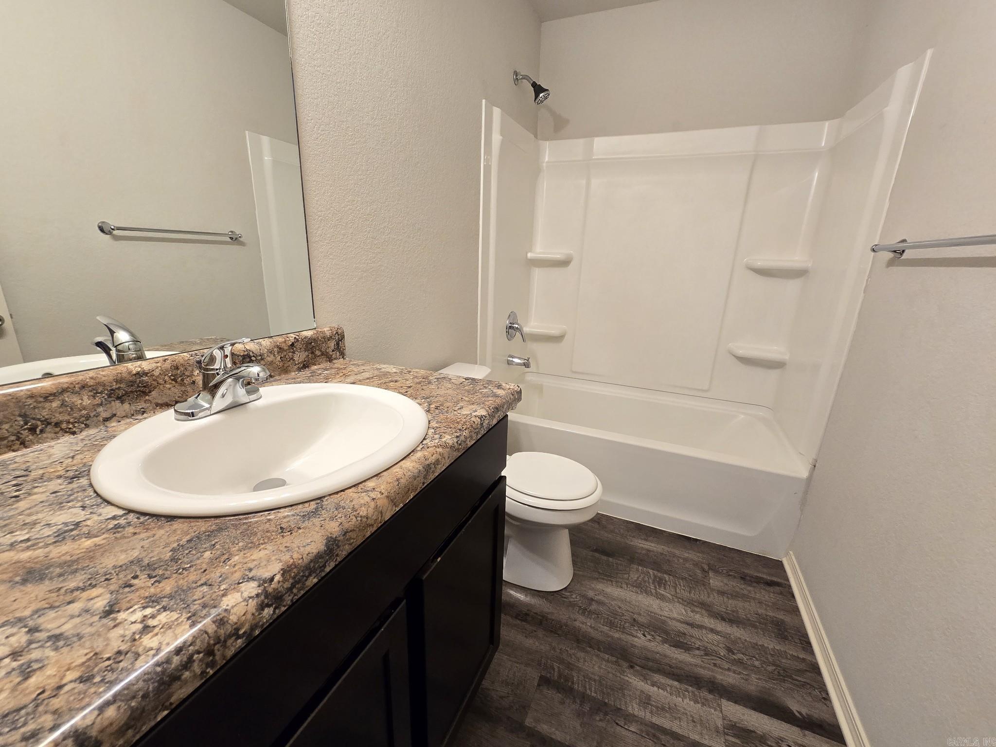 Benjamin Grove - Residential Lease