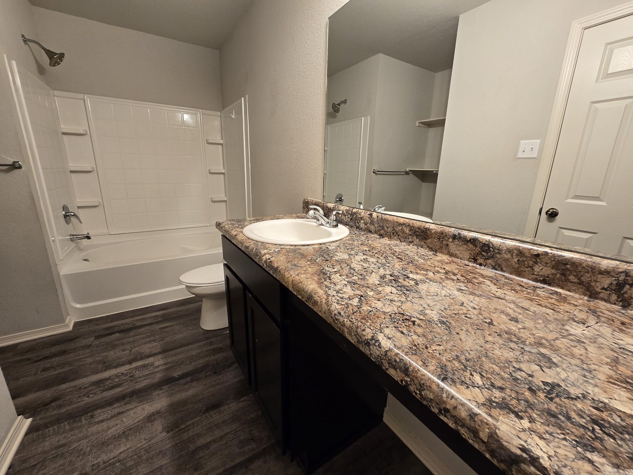 Benjamin Grove - Residential Lease